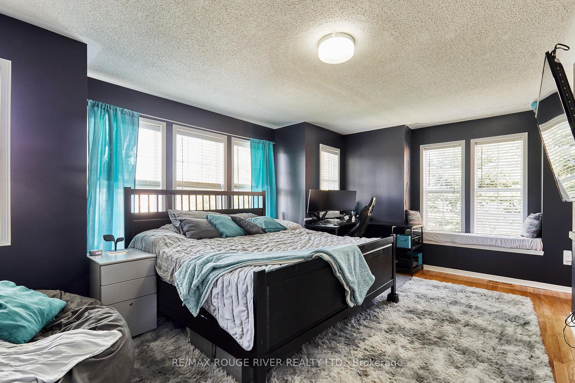 Photo 17 of 25 Constance Drive, Whitby, Williamsburg — HOMEH