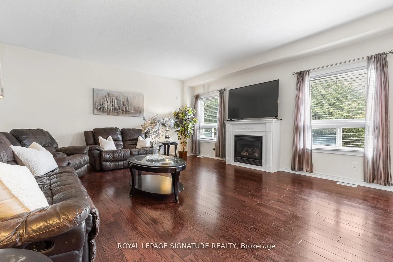 Photo 16 of 10 Goodhart Crescent, Ajax, Northwest Ajax — HOMEH