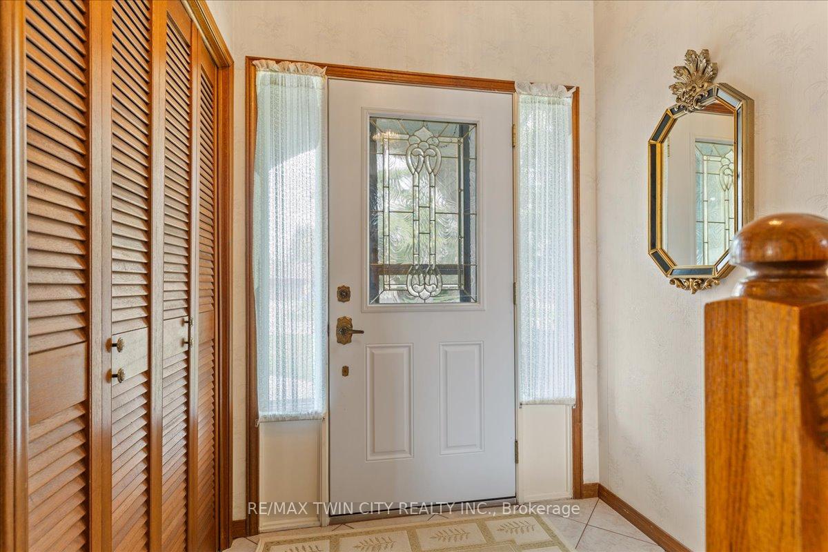 Photo 5 of 263 Normandy Avenue, Waterloo — HOMEH