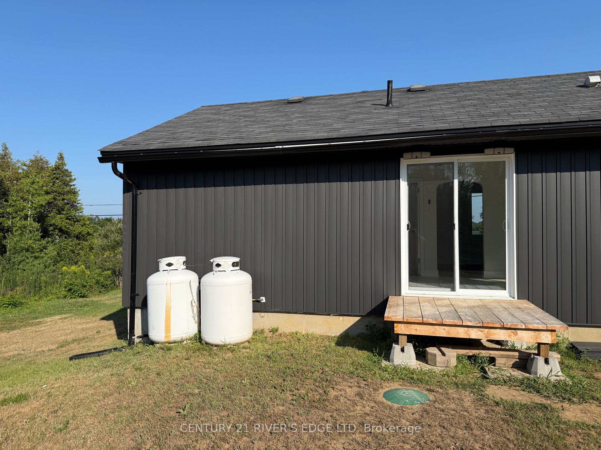 Photo 10 of 6385 6th Concession Road, Augusta, Augusta Twp — HOMEH