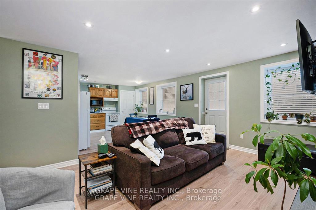 Photo 11 of 261 Elgin Street W, Arnprior — HOMEH