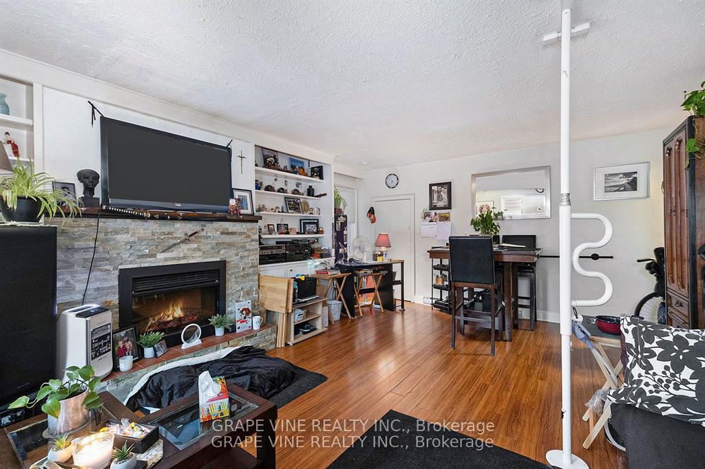Photo 15 of 261 Elgin Street W, Arnprior — HOMEH