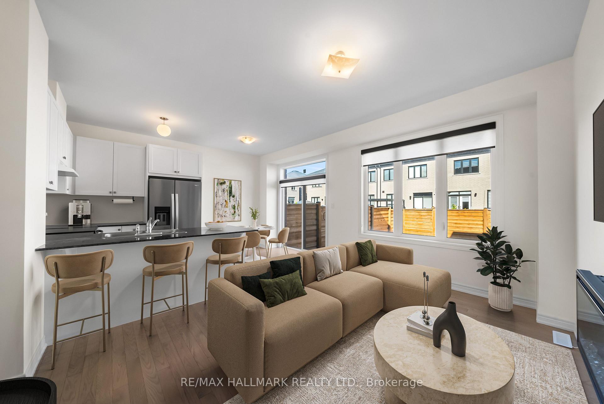 Photo 2 of 581 Barons Street, Vaughan, Kleinburg — HOMEH