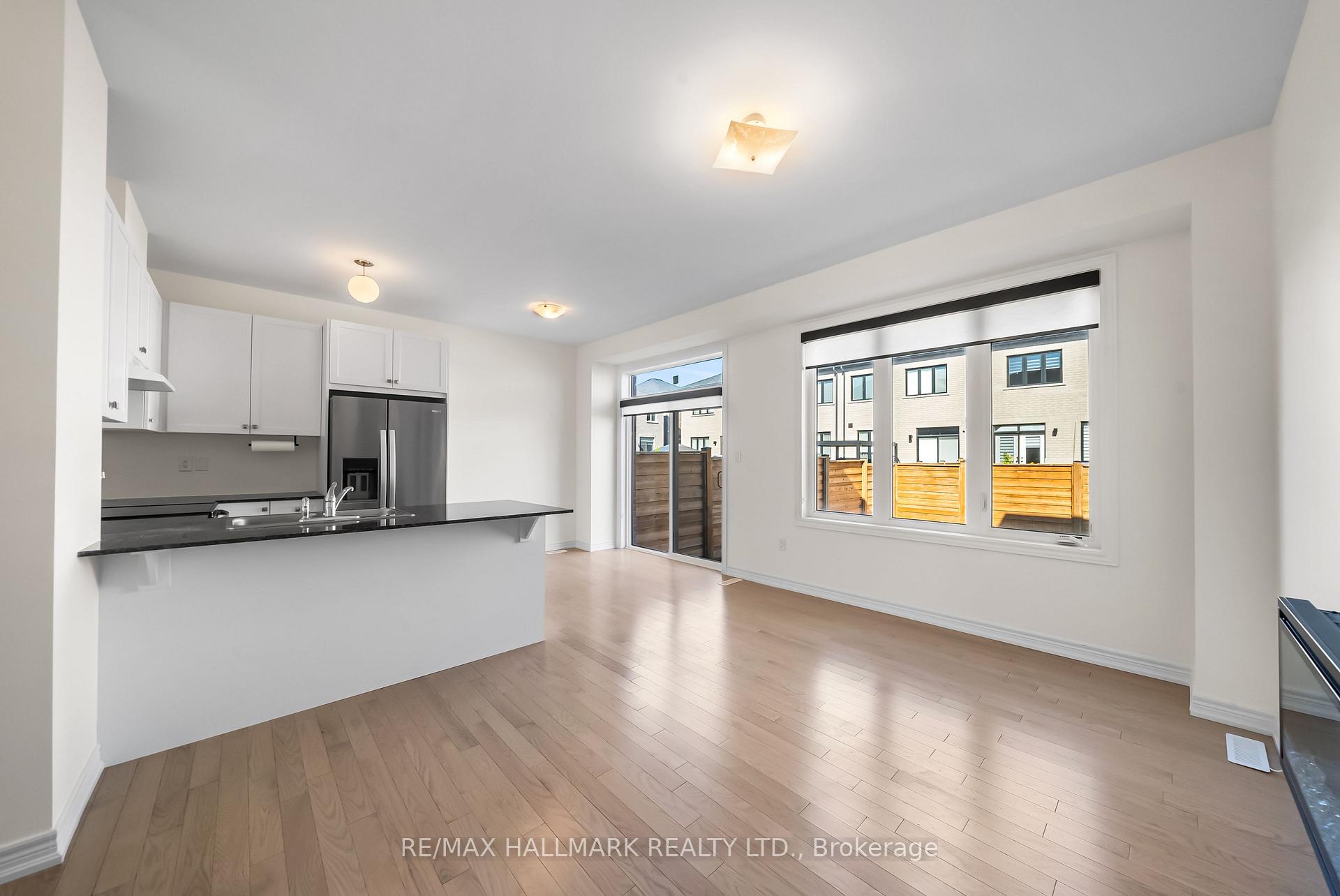 Photo 3 of 581 Barons Street, Vaughan, Kleinburg — HOMEH