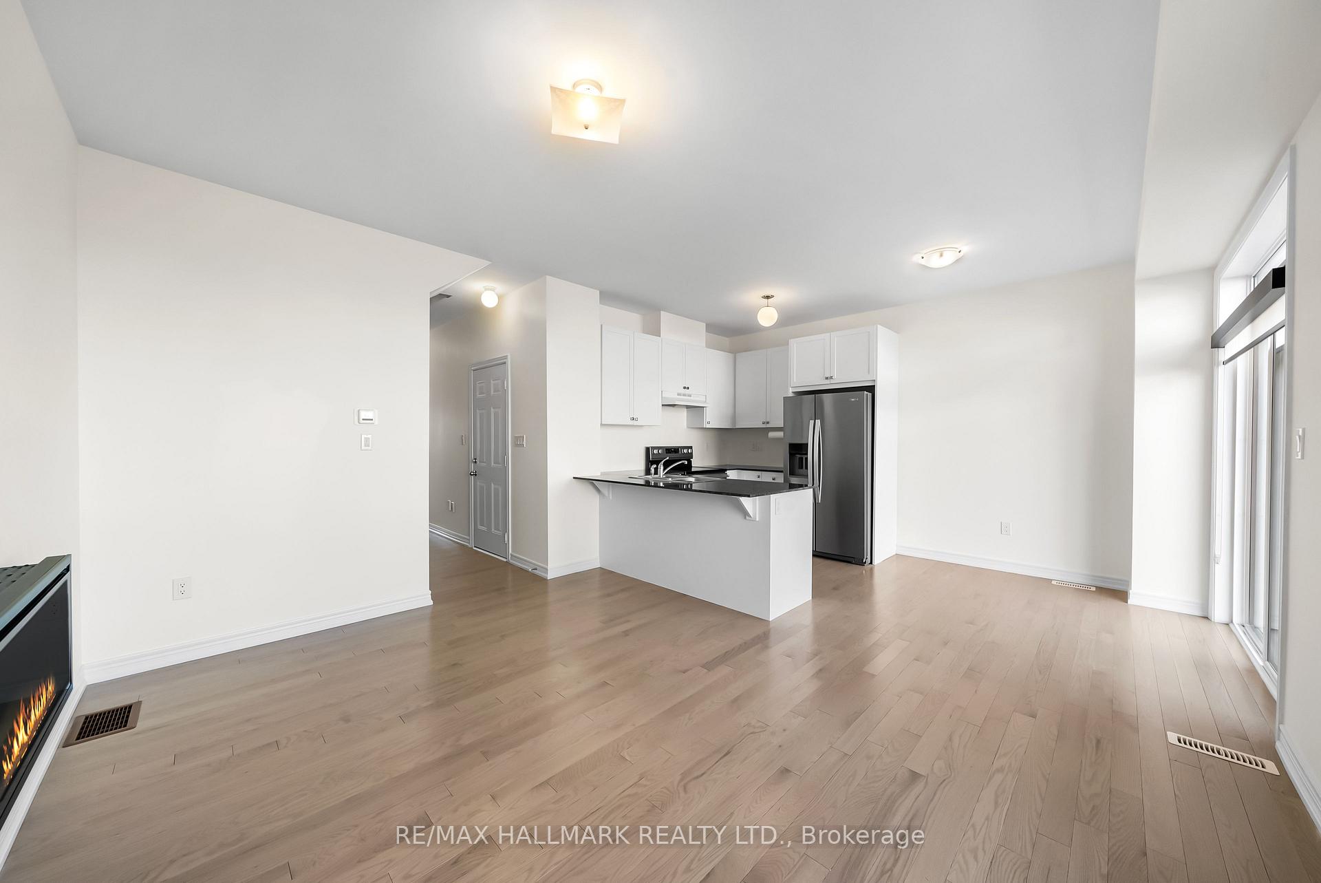 Photo 7 of 581 Barons Street, Vaughan, Kleinburg — HOMEH