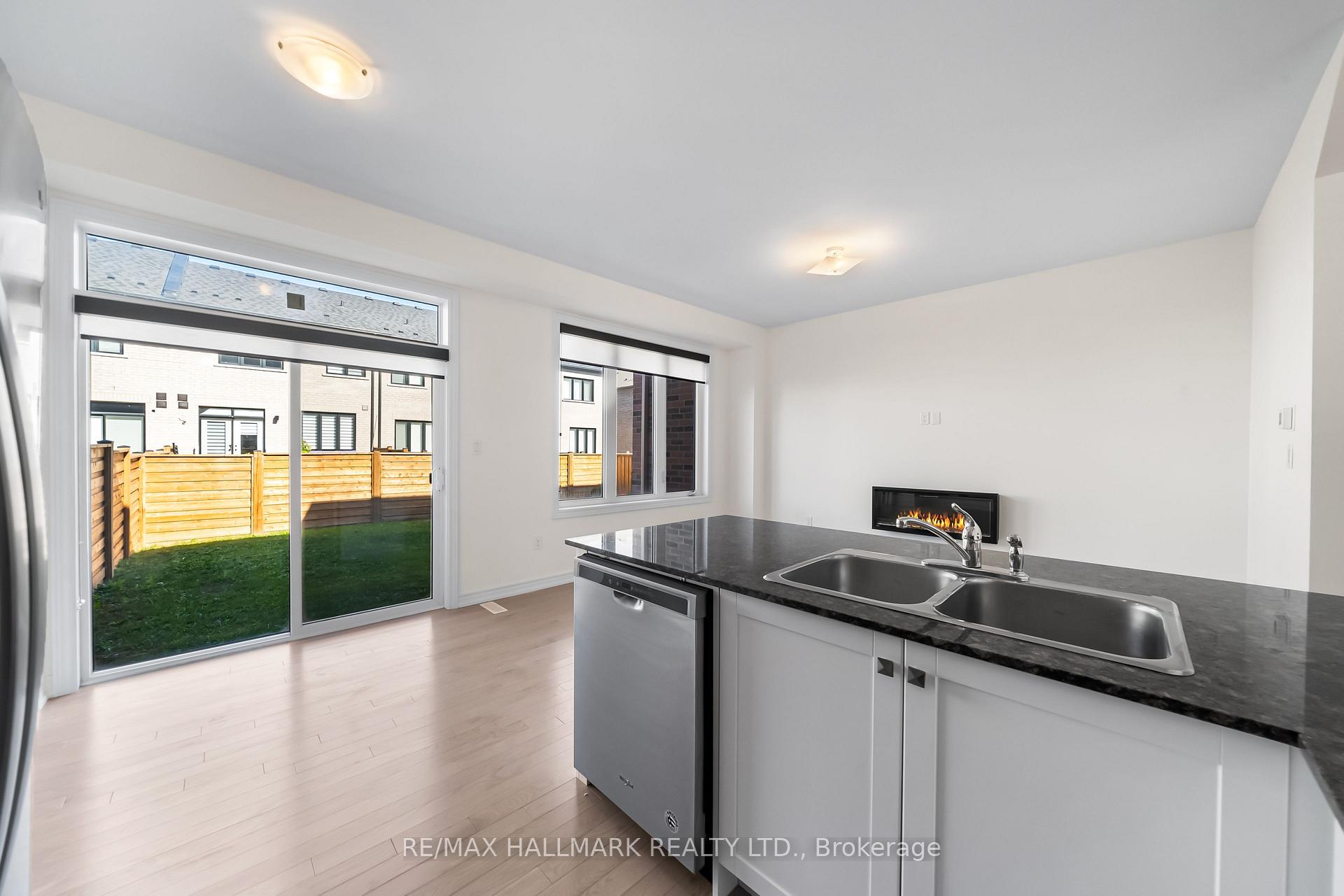Photo 12 of 581 Barons Street, Vaughan, Kleinburg — HOMEH