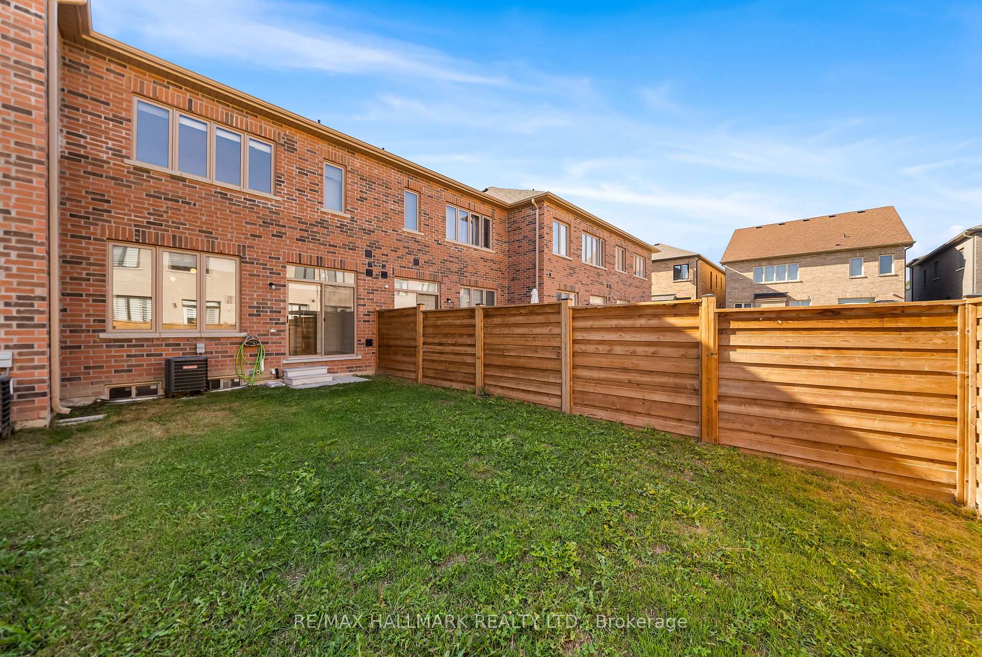 Photo 29 of 581 Barons Street, Vaughan, Kleinburg — HOMEH