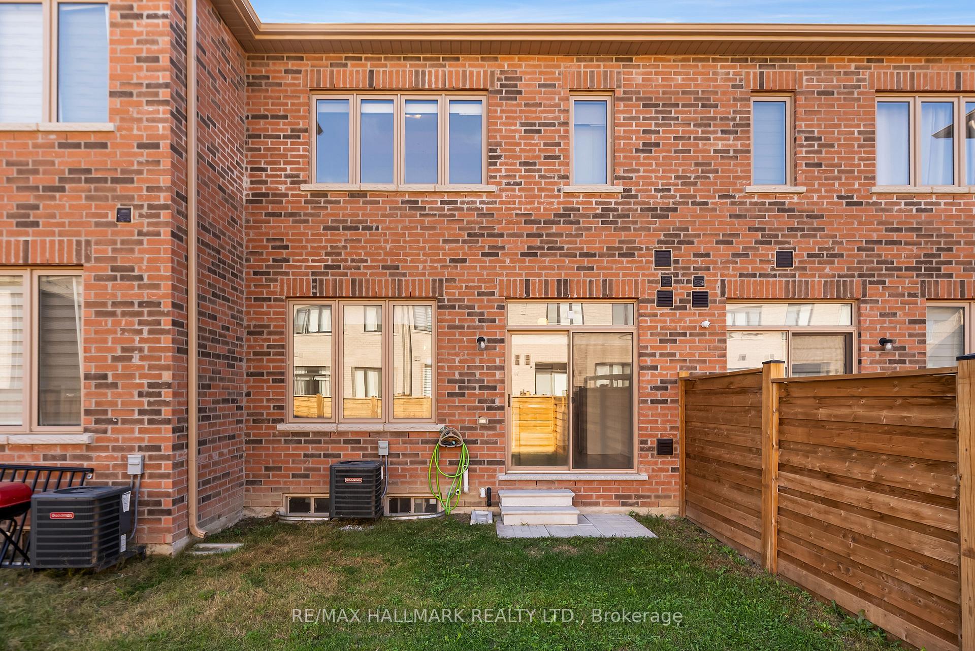 Photo 31 of 581 Barons Street, Vaughan, Kleinburg — HOMEH