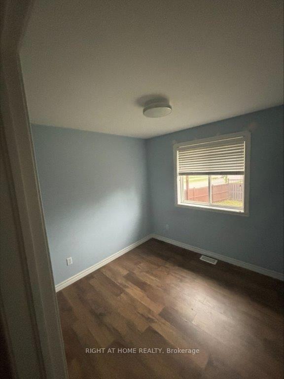 Photo 5 of 2320 Gatwick Avenue, Windsor — HOMEH