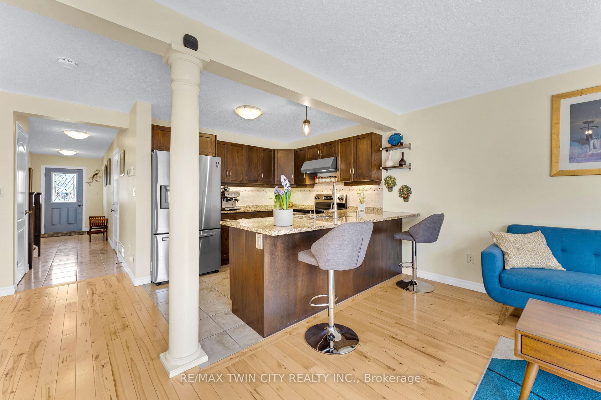 Photo 8 of 572 Altheim Crescent, Waterloo — HOMEH
