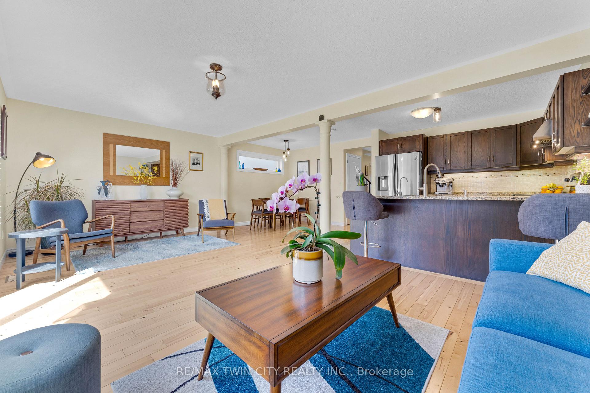 Photo 12 of 572 Altheim Crescent, Waterloo — HOMEH