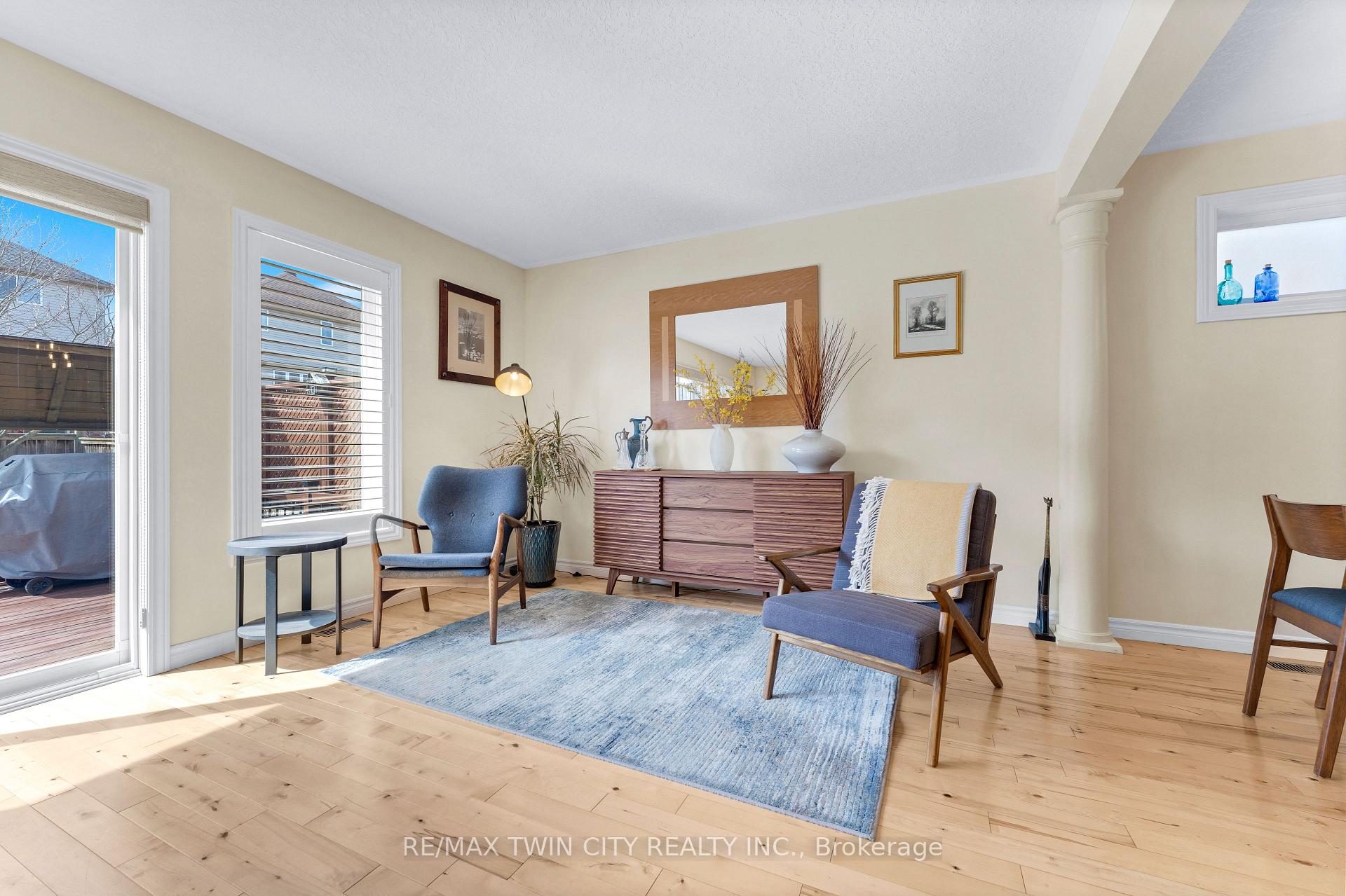 Photo 13 of 572 Altheim Crescent, Waterloo — HOMEH