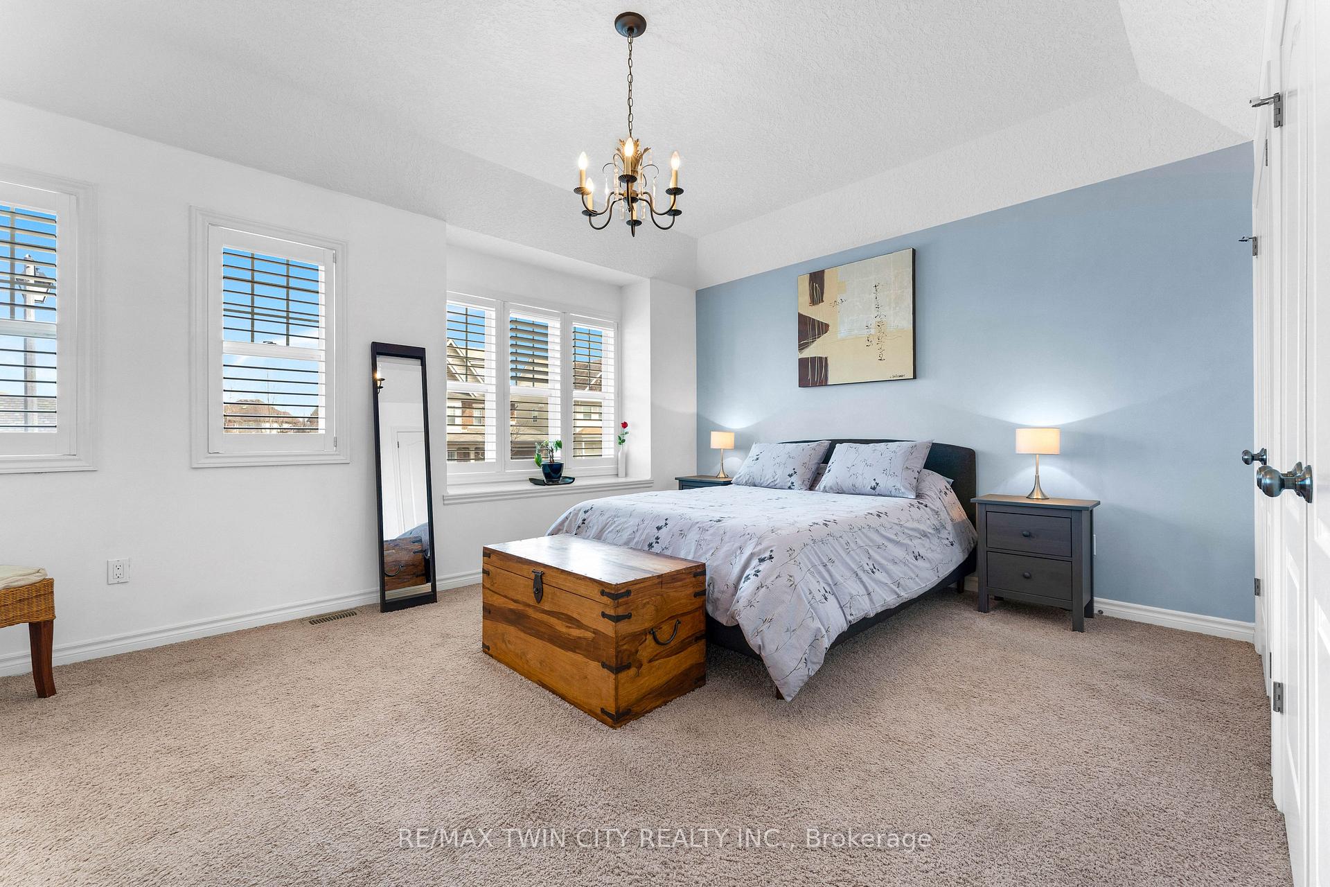 Photo 14 of 572 Altheim Crescent, Waterloo — HOMEH