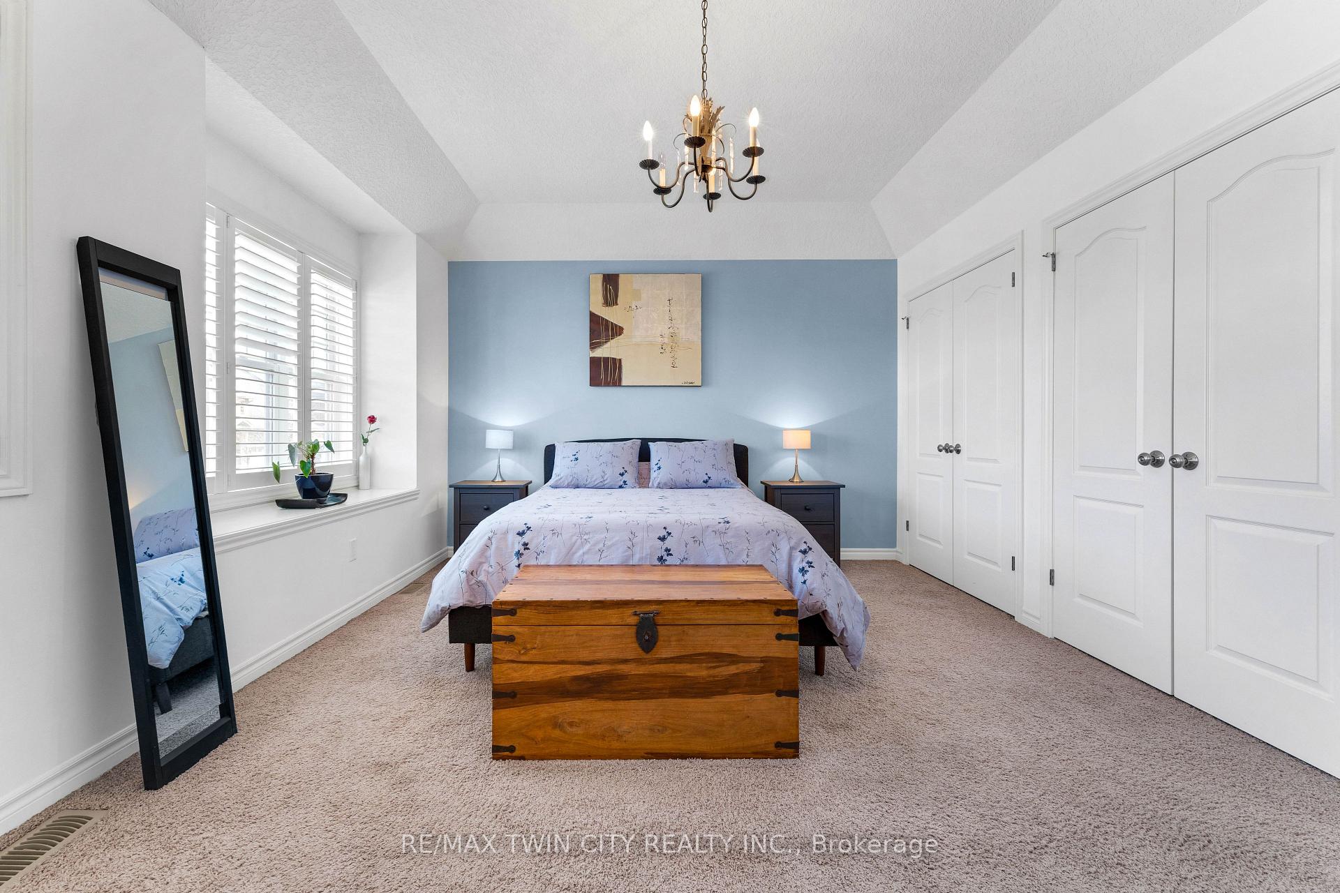 Photo 15 of 572 Altheim Crescent, Waterloo — HOMEH