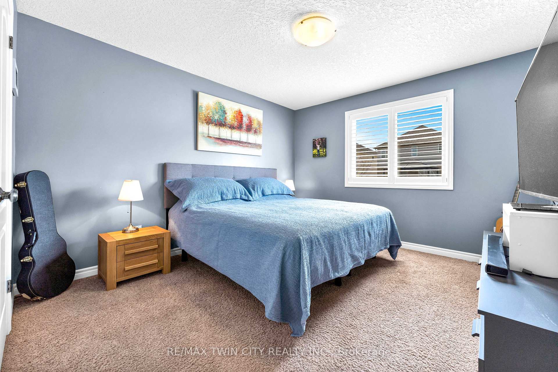 Photo 19 of 572 Altheim Crescent, Waterloo — HOMEH