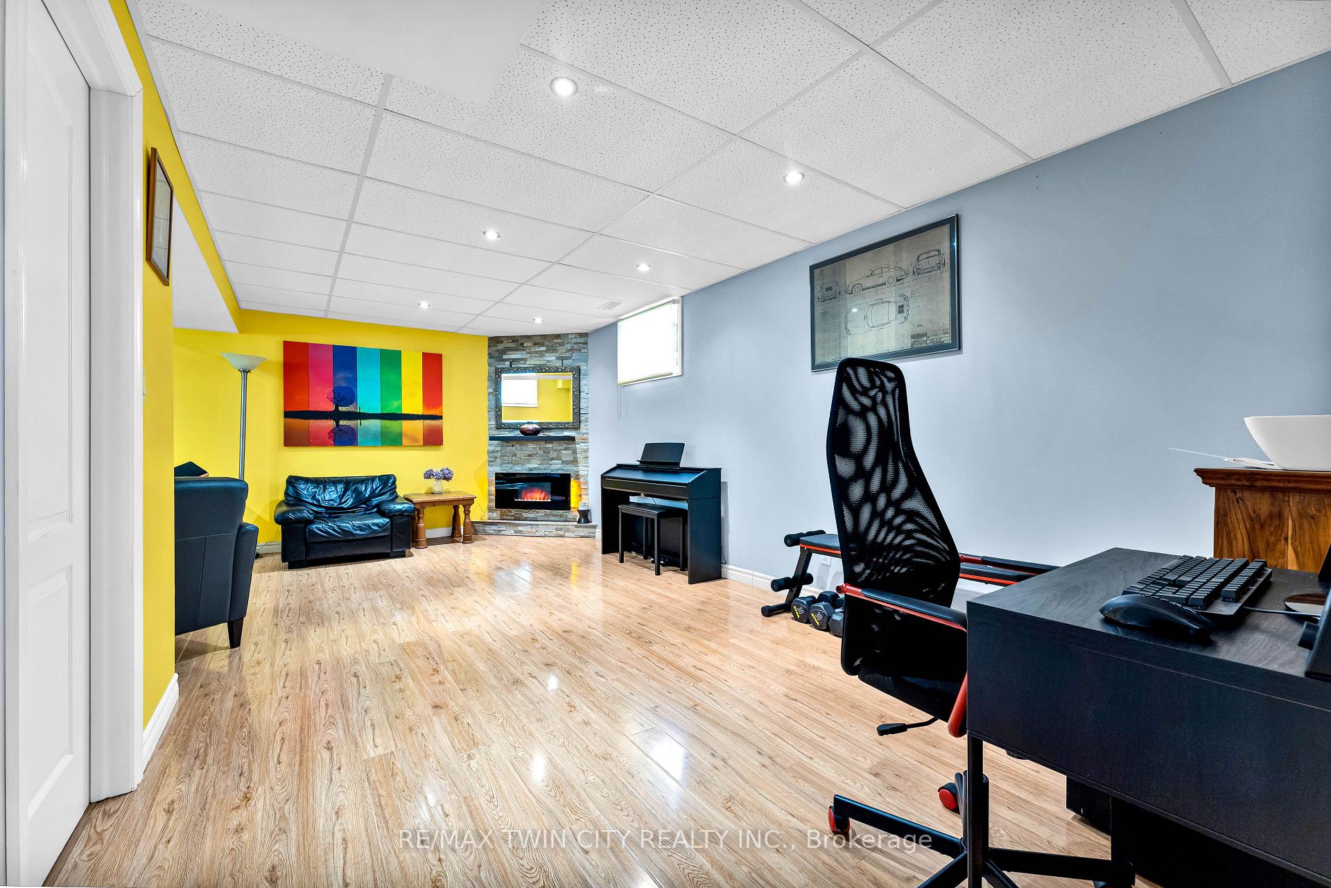 Photo 25 of 572 Altheim Crescent, Waterloo — HOMEH