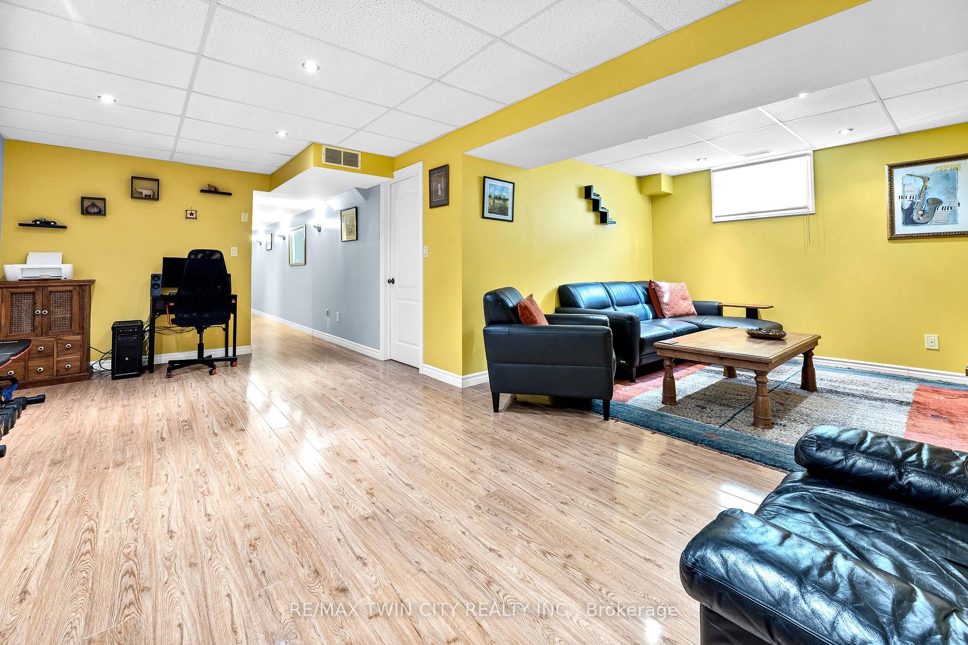 Photo 26 of 572 Altheim Crescent, Waterloo — HOMEH
