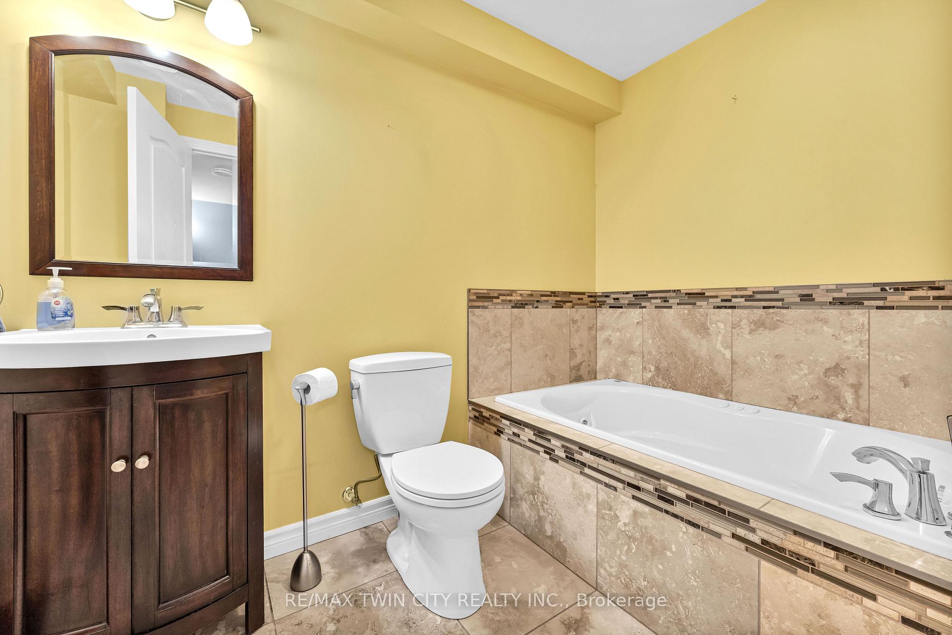 Photo 28 of 572 Altheim Crescent, Waterloo — HOMEH