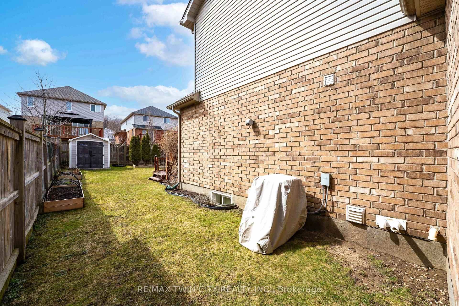 Photo 29 of 572 Altheim Crescent, Waterloo — HOMEH