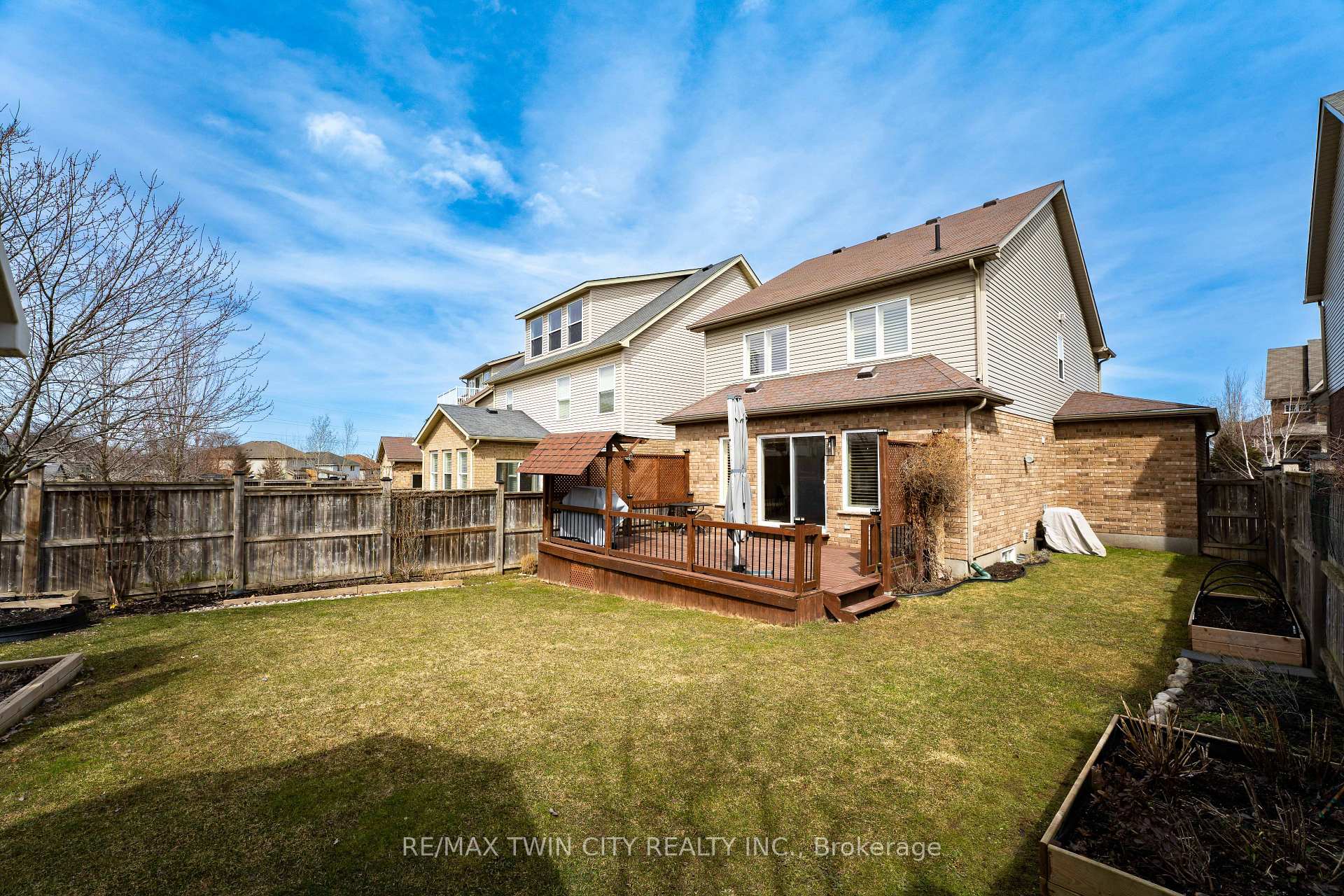 Photo 30 of 572 Altheim Crescent, Waterloo — HOMEH