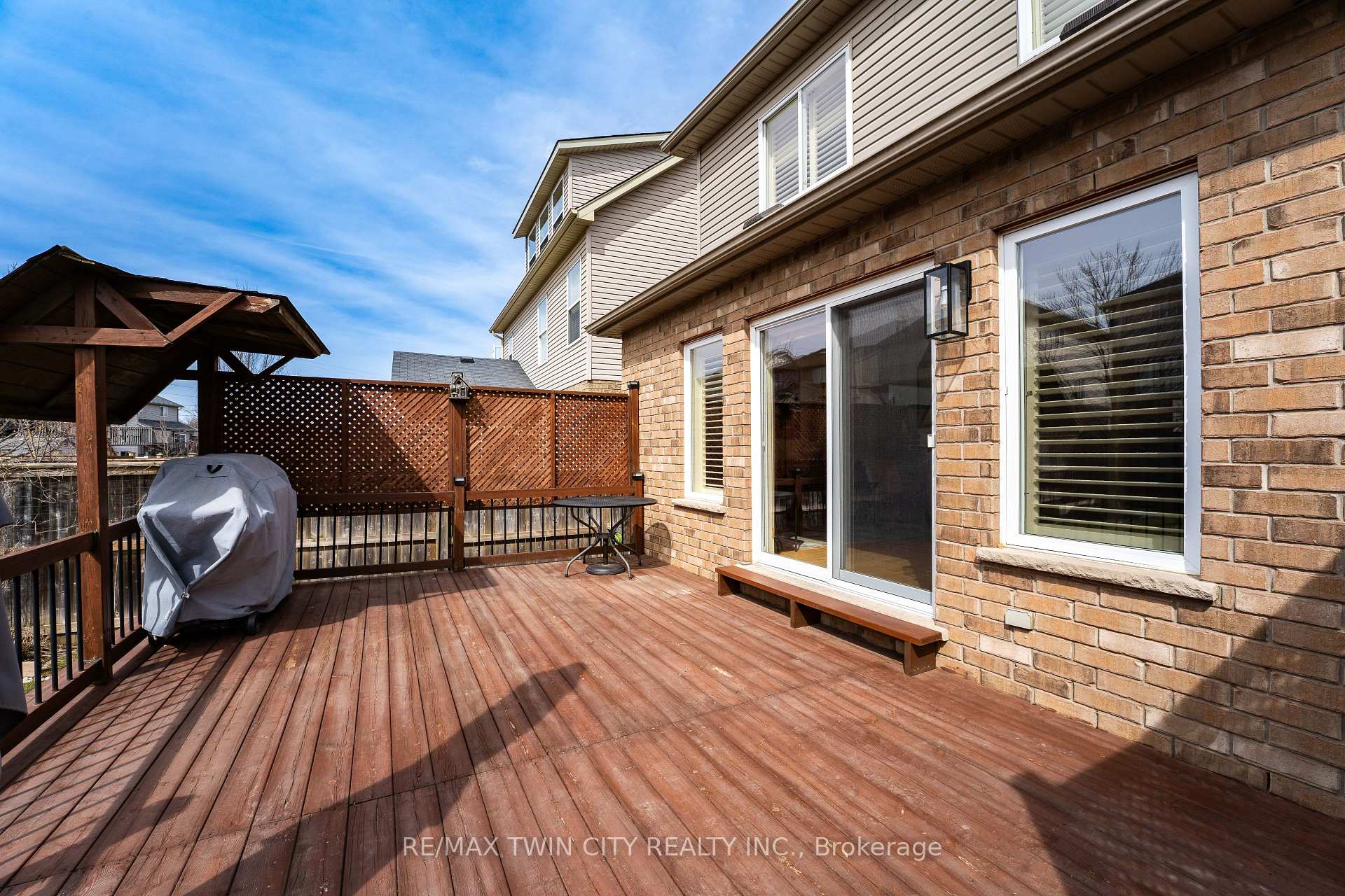 Photo 33 of 572 Altheim Crescent, Waterloo — HOMEH