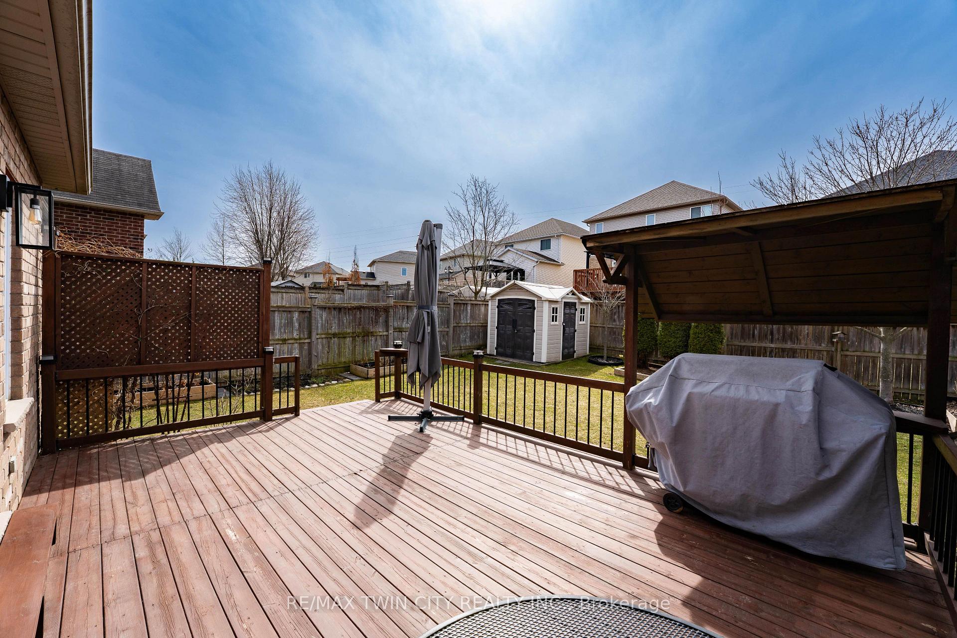 Photo 34 of 572 Altheim Crescent, Waterloo — HOMEH
