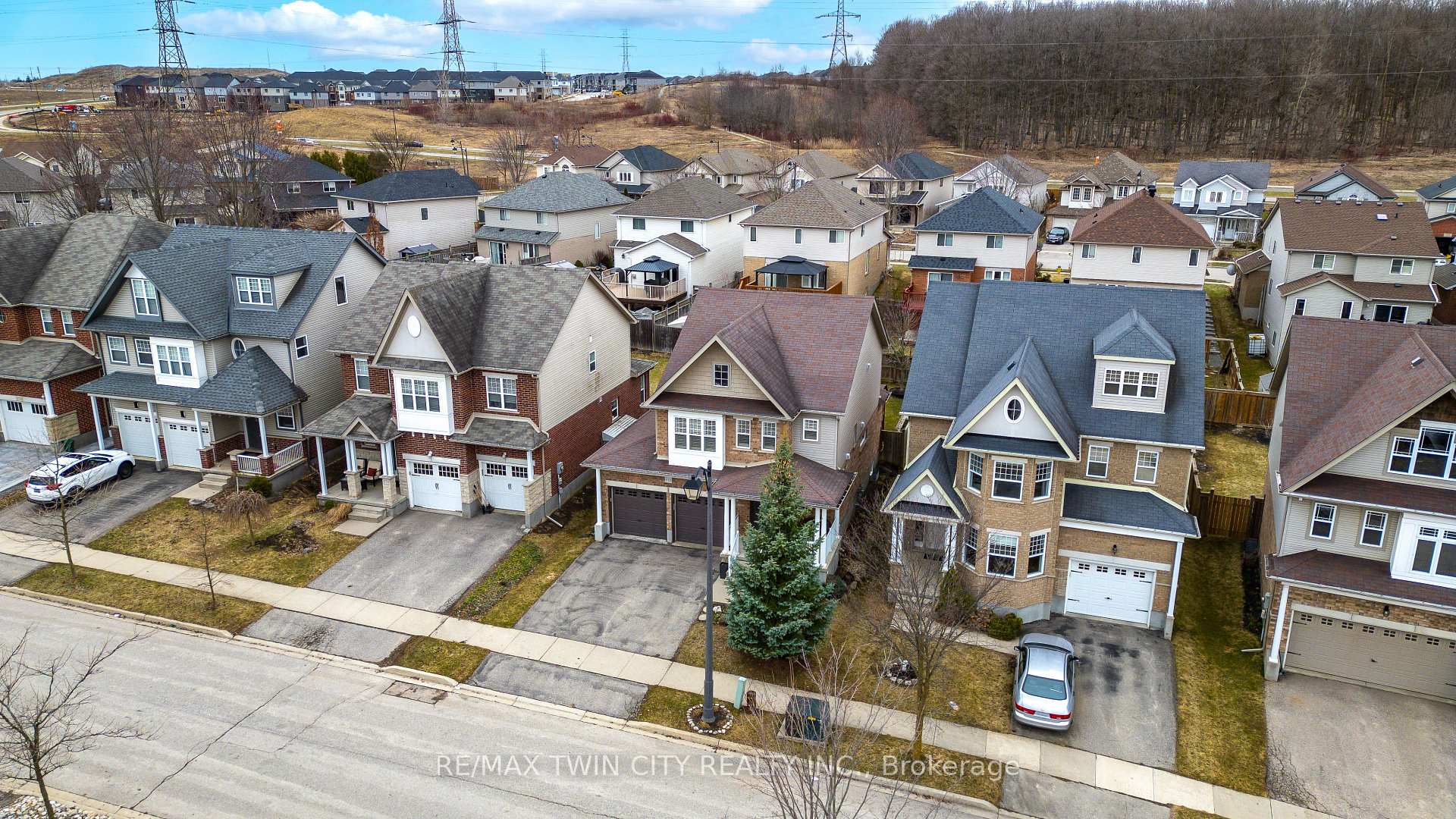 Photo 35 of 572 Altheim Crescent, Waterloo — HOMEH