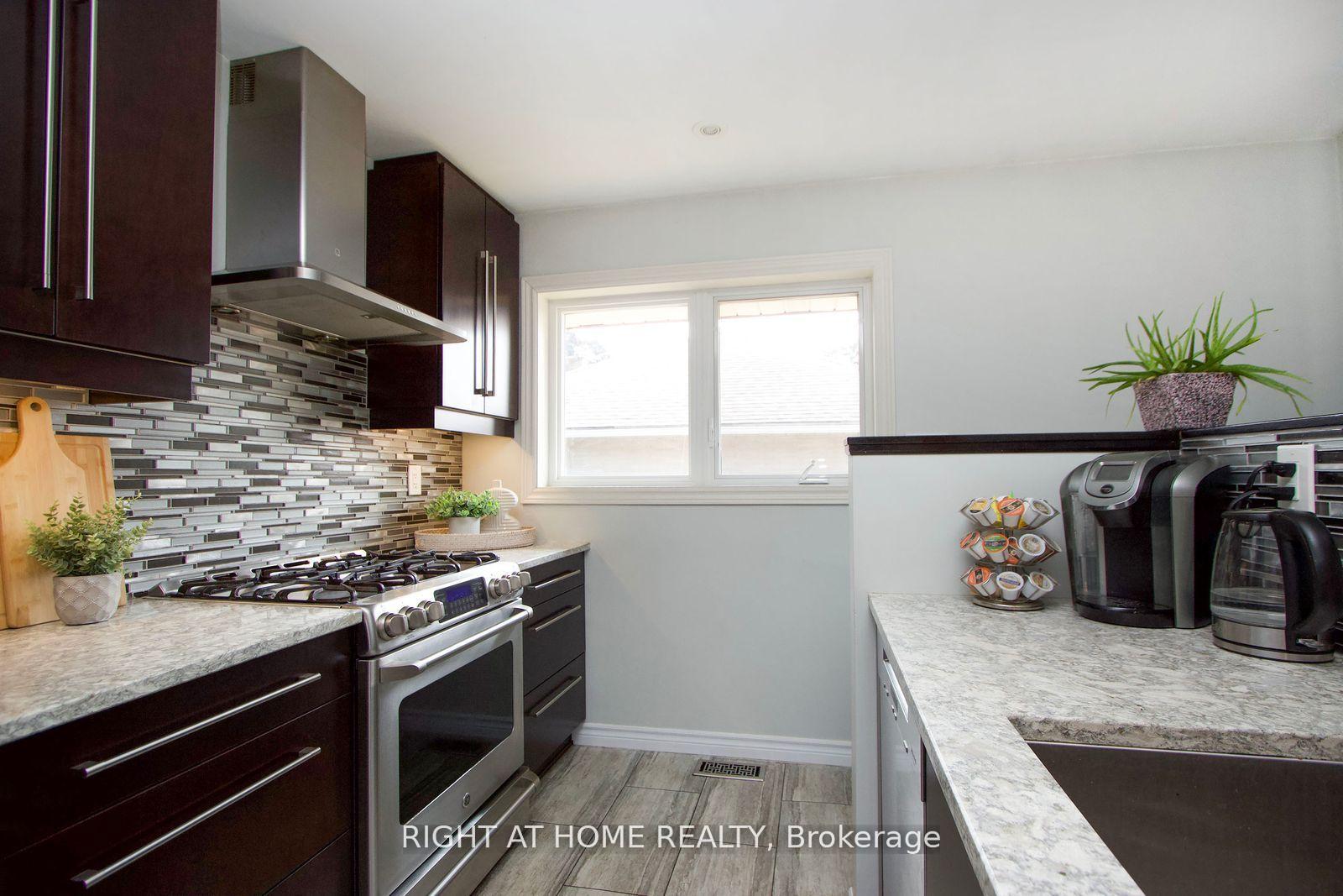 Photo 6 of 207 Hallett Avenue, Whitby, Lynde Creek — HOMEH