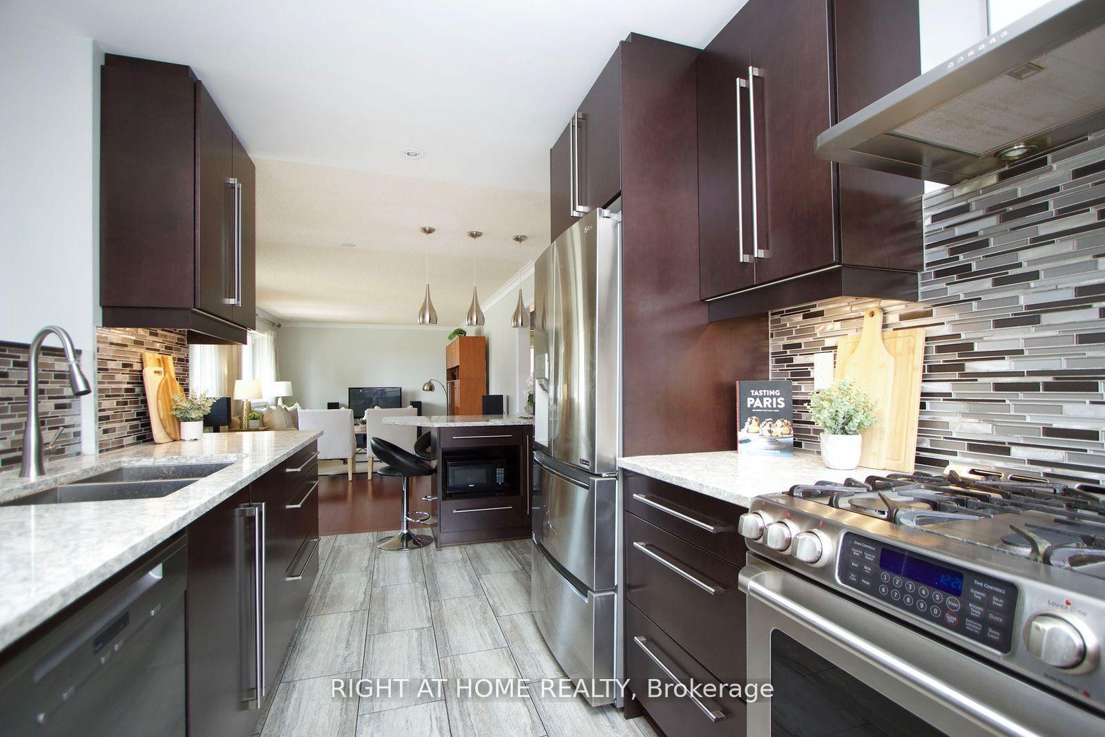 Photo 7 of 207 Hallett Avenue, Whitby, Lynde Creek — HOMEH