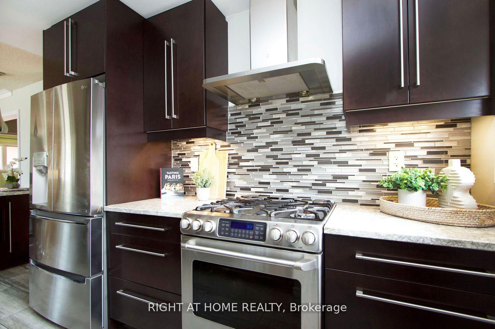 Photo 8 of 207 Hallett Avenue, Whitby, Lynde Creek — HOMEH