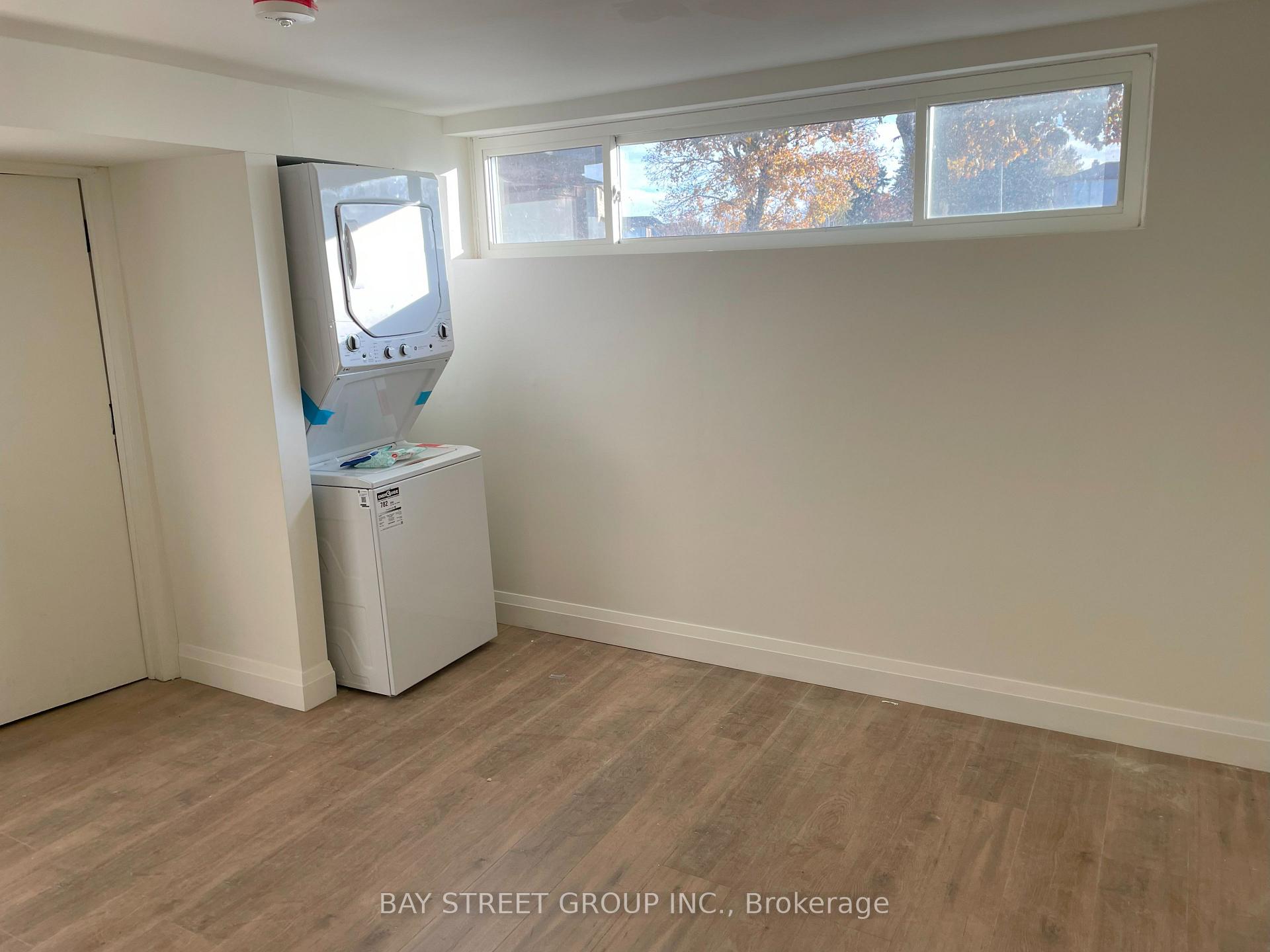 Photo 3 of Unit 1, 517 Harris Court, Whitby, Downtown Whitby — HOMEH