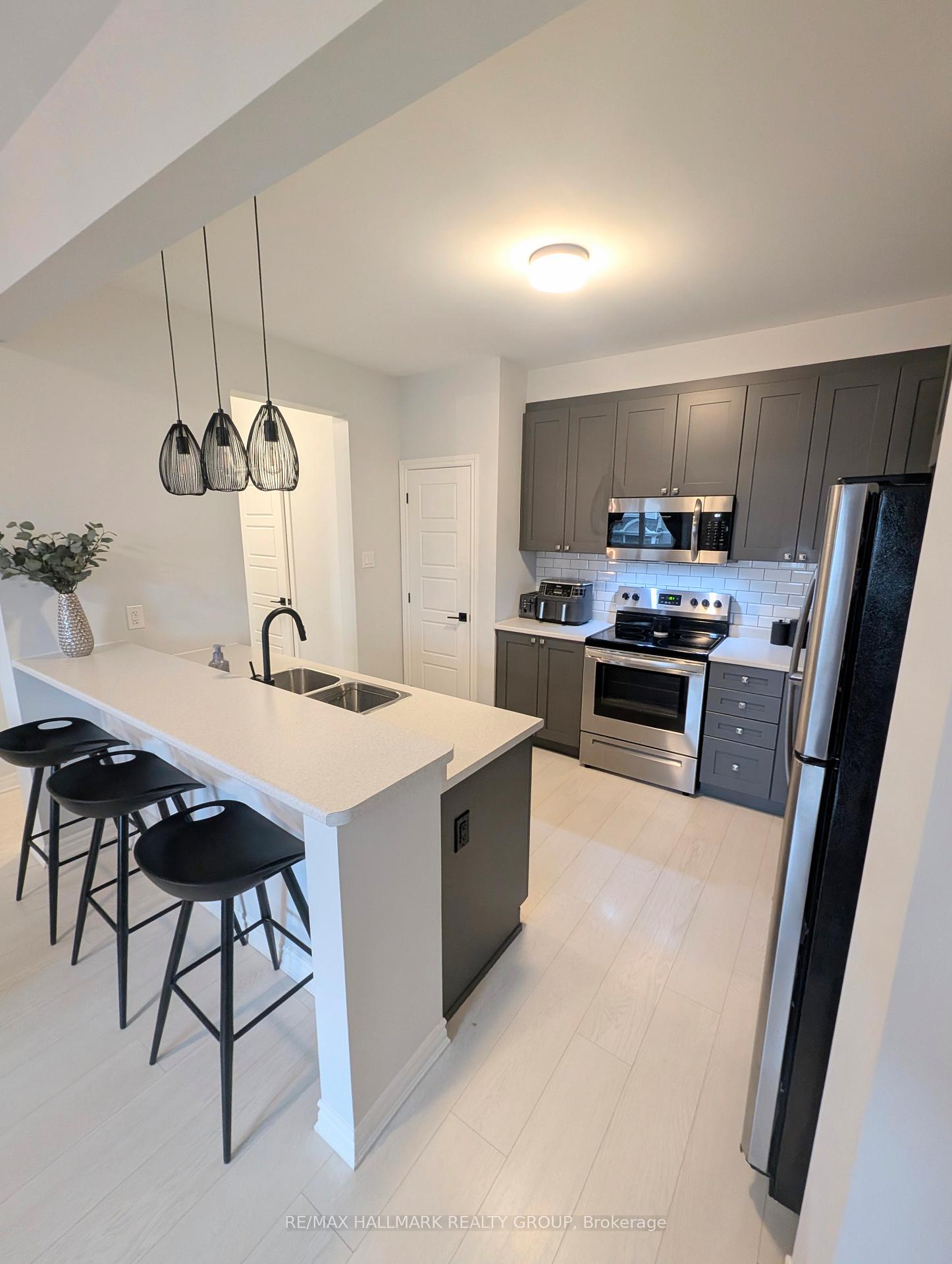 Photo 11 of 245 Atima Circle, Ottawa, Barrhaven - Half Moon Bay — HOMEH