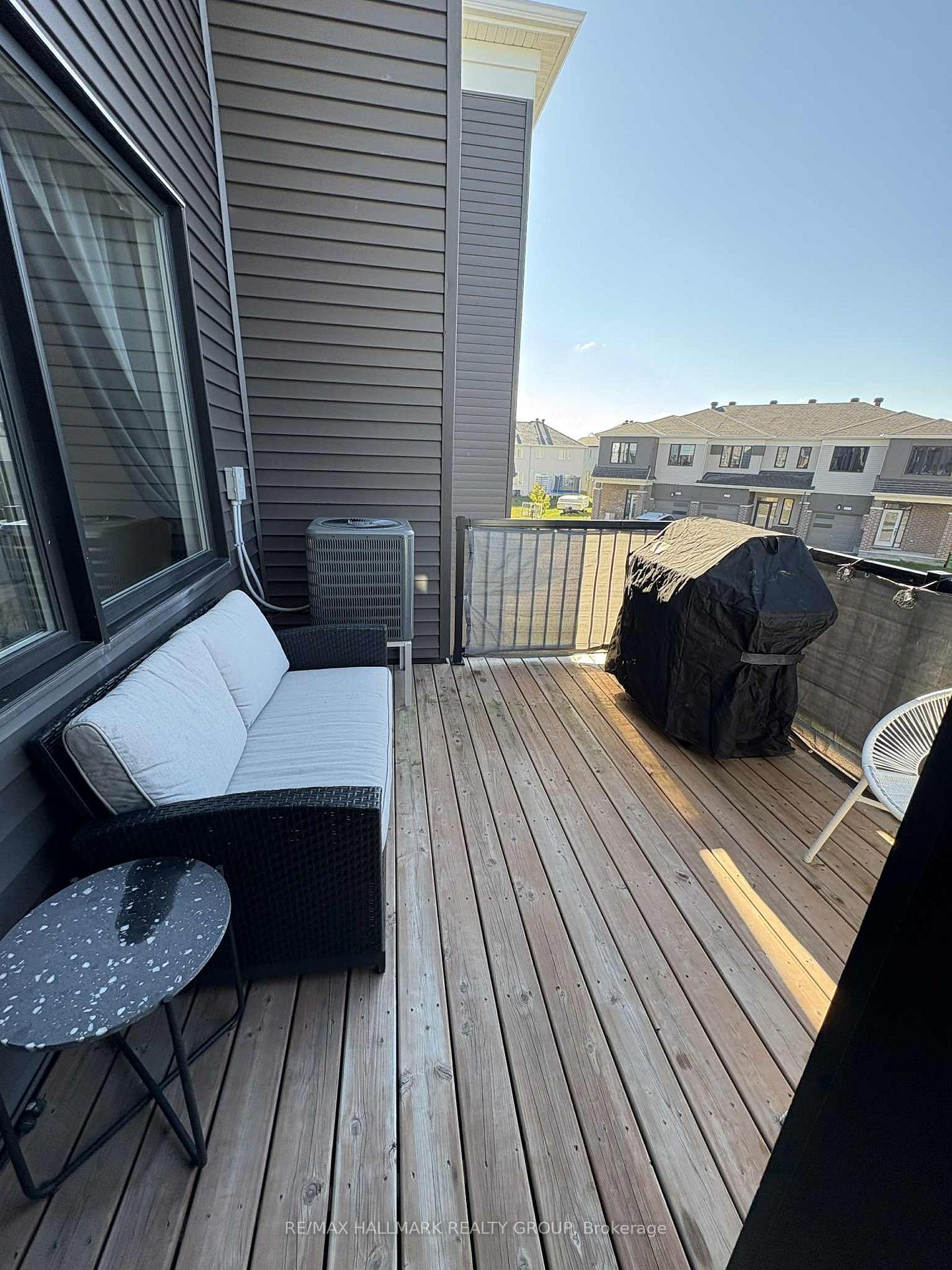 Photo 10 of 245 Atima Circle, Ottawa, Barrhaven - Half Moon Bay — HOMEH