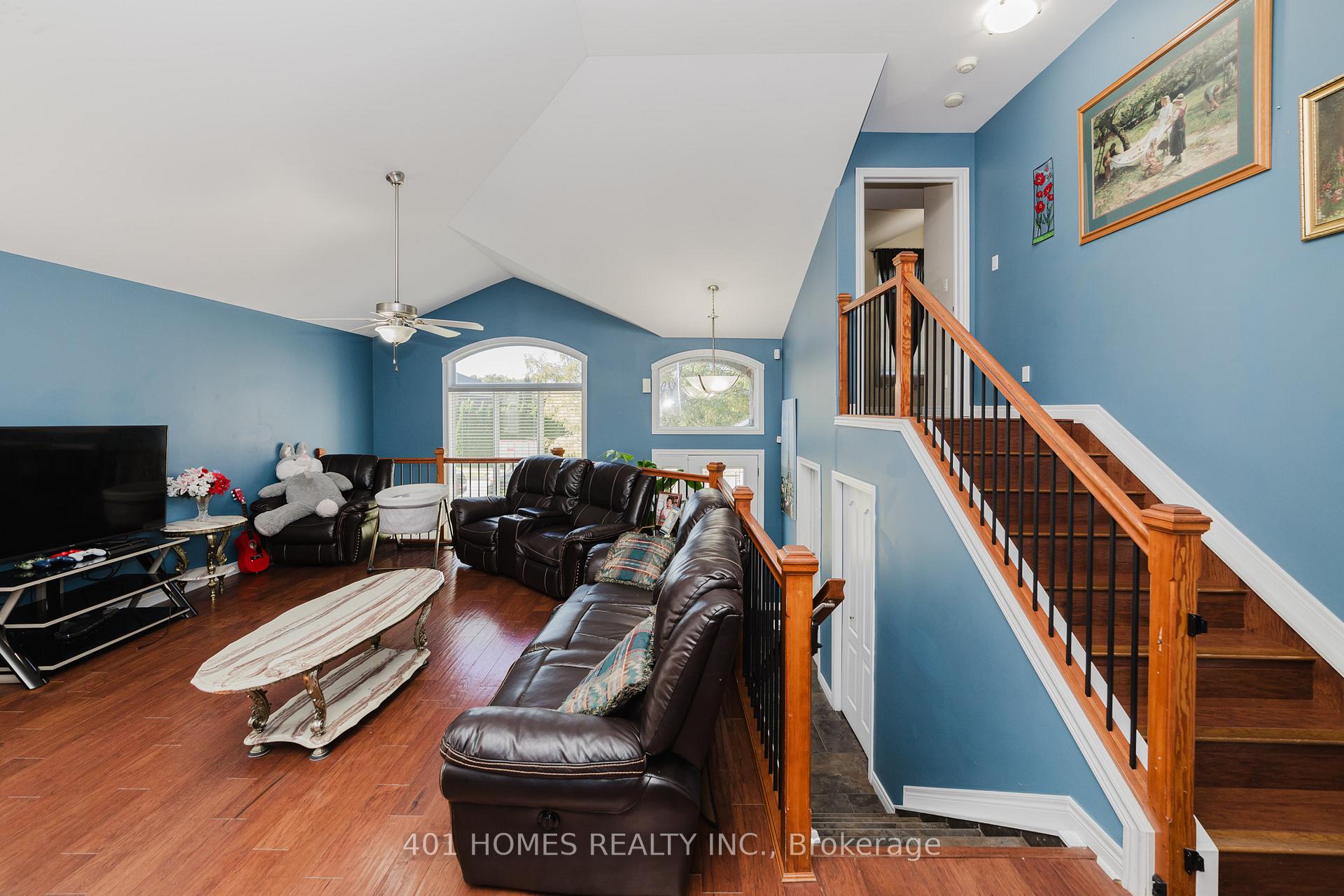 Photo 7 of 3068 Troup Crescent E, Windsor — HOMEH