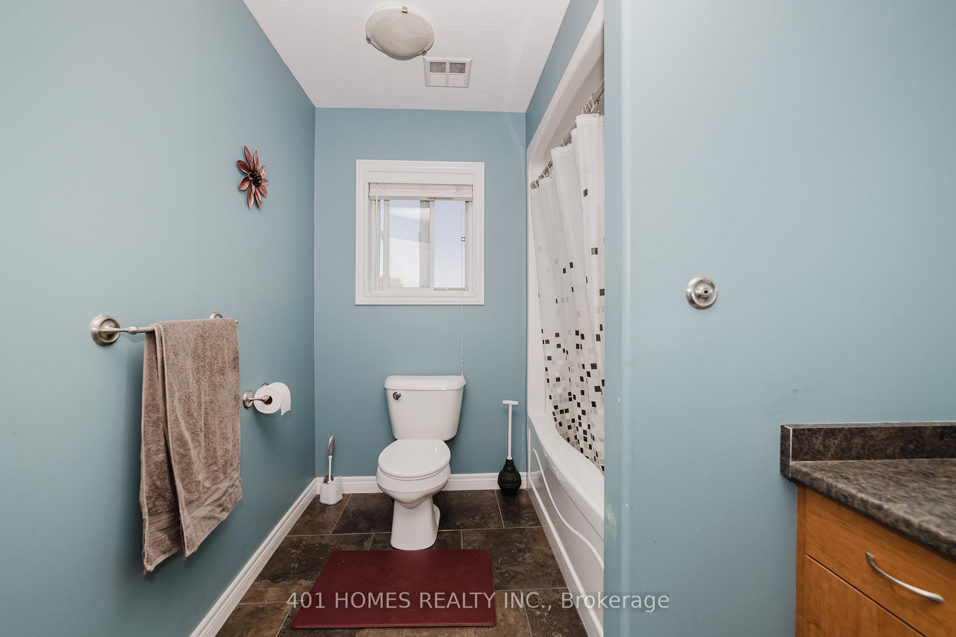 Photo 14 of 3068 Troup Crescent E, Windsor — HOMEH
