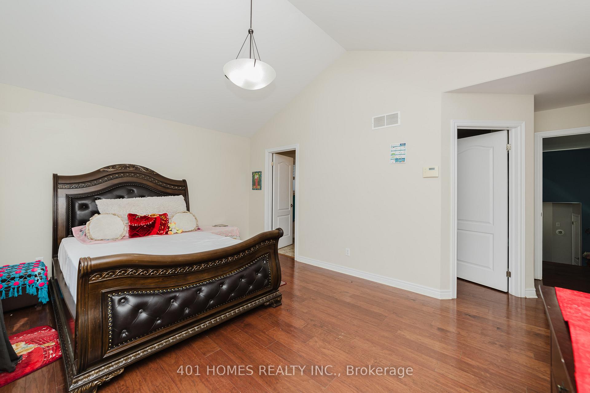Photo 21 of 3068 Troup Crescent E, Windsor — HOMEH