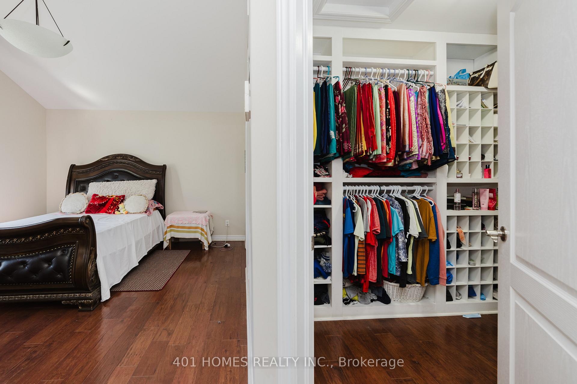 Photo 23 of 3068 Troup Crescent E, Windsor — HOMEH