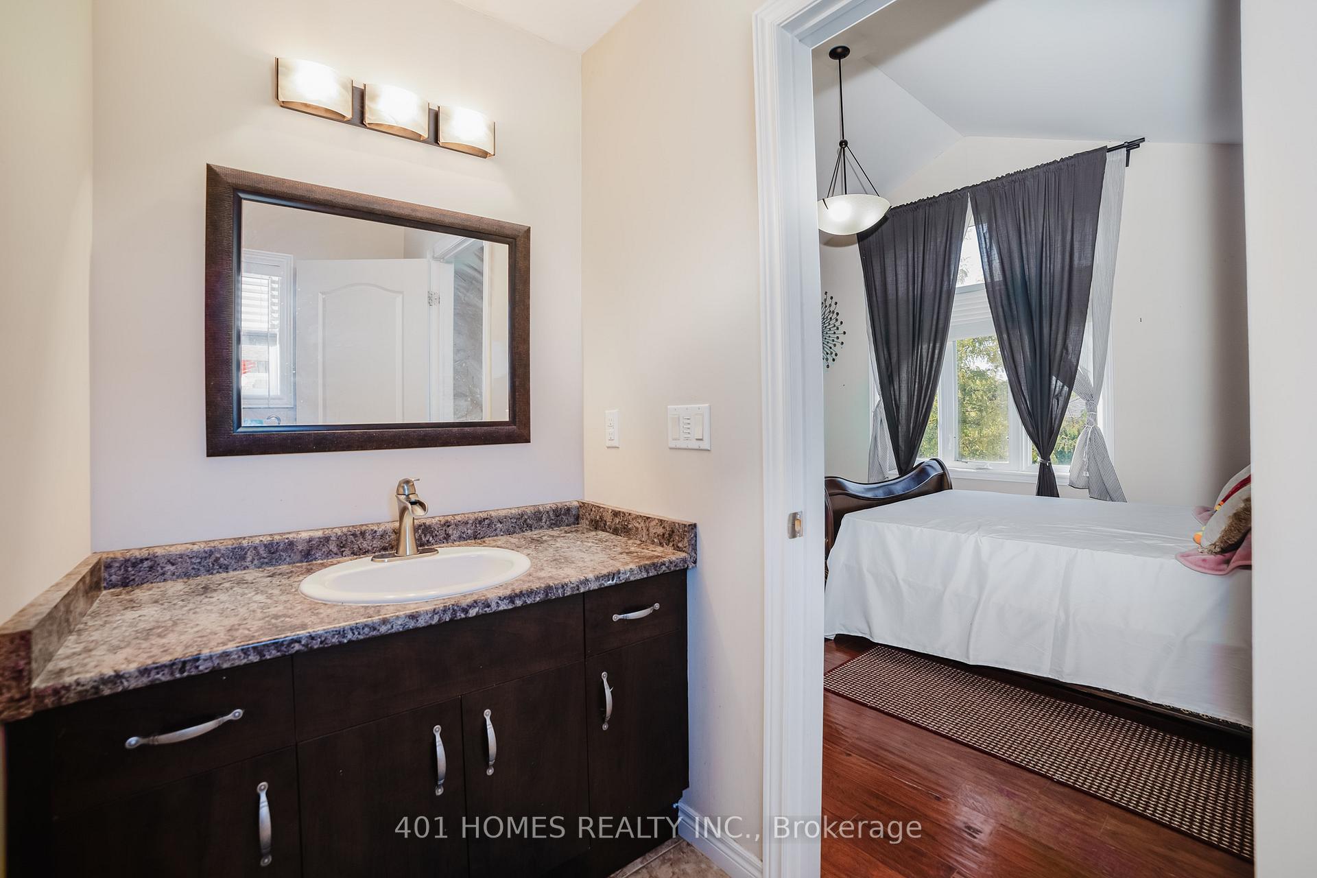 Photo 25 of 3068 Troup Crescent E, Windsor — HOMEH