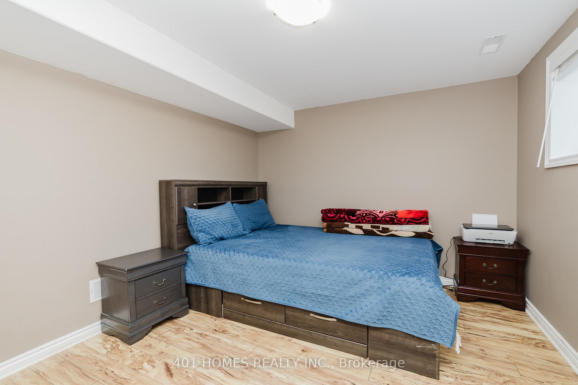 Photo 30 of 3068 Troup Crescent E, Windsor — HOMEH