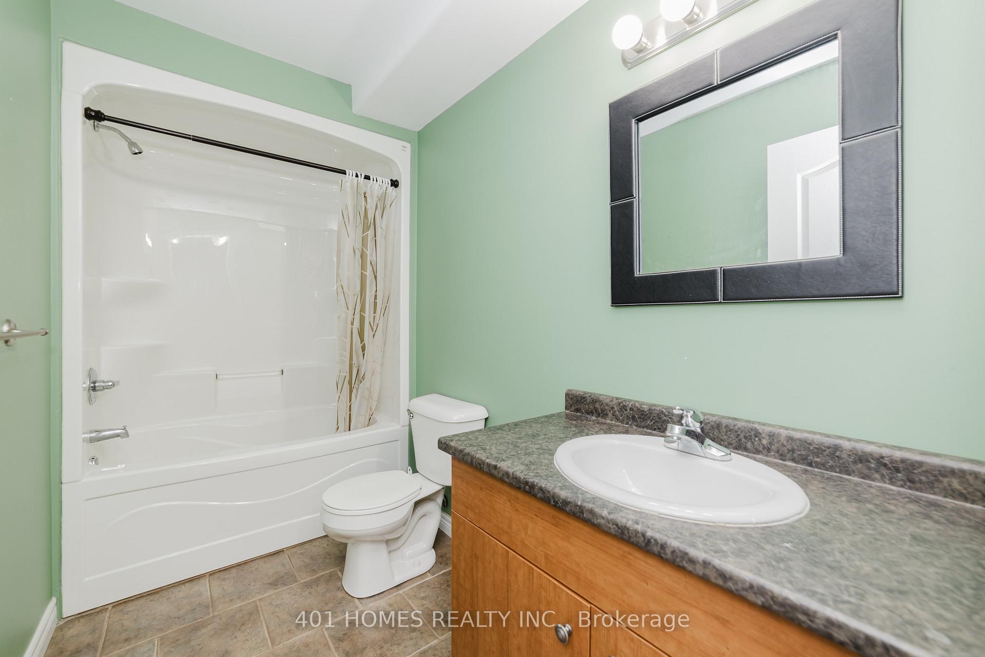 Photo 31 of 3068 Troup Crescent E, Windsor — HOMEH