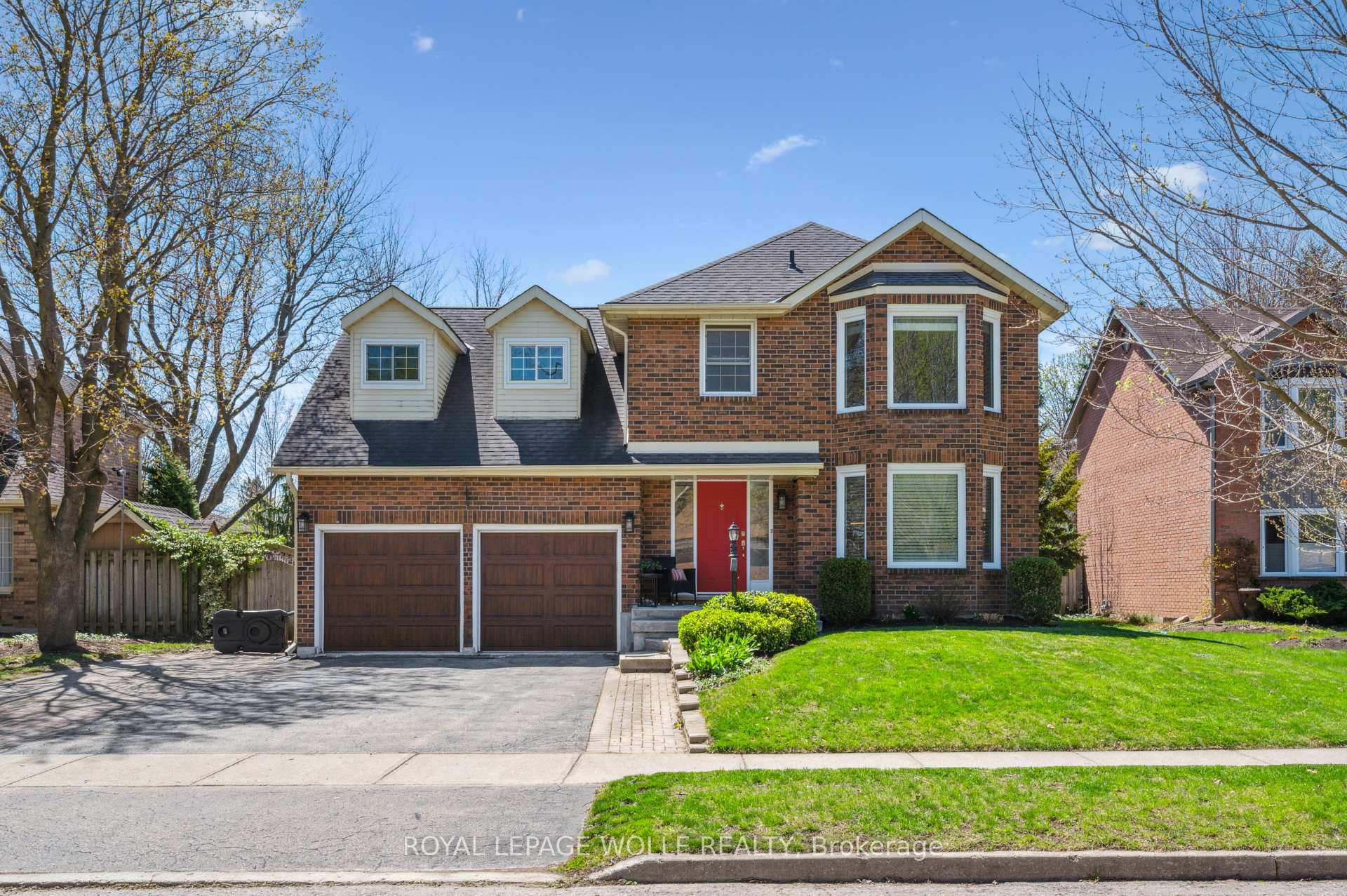 Photo 2 of 591 Deer Run Drive, Waterloo — HOMEH