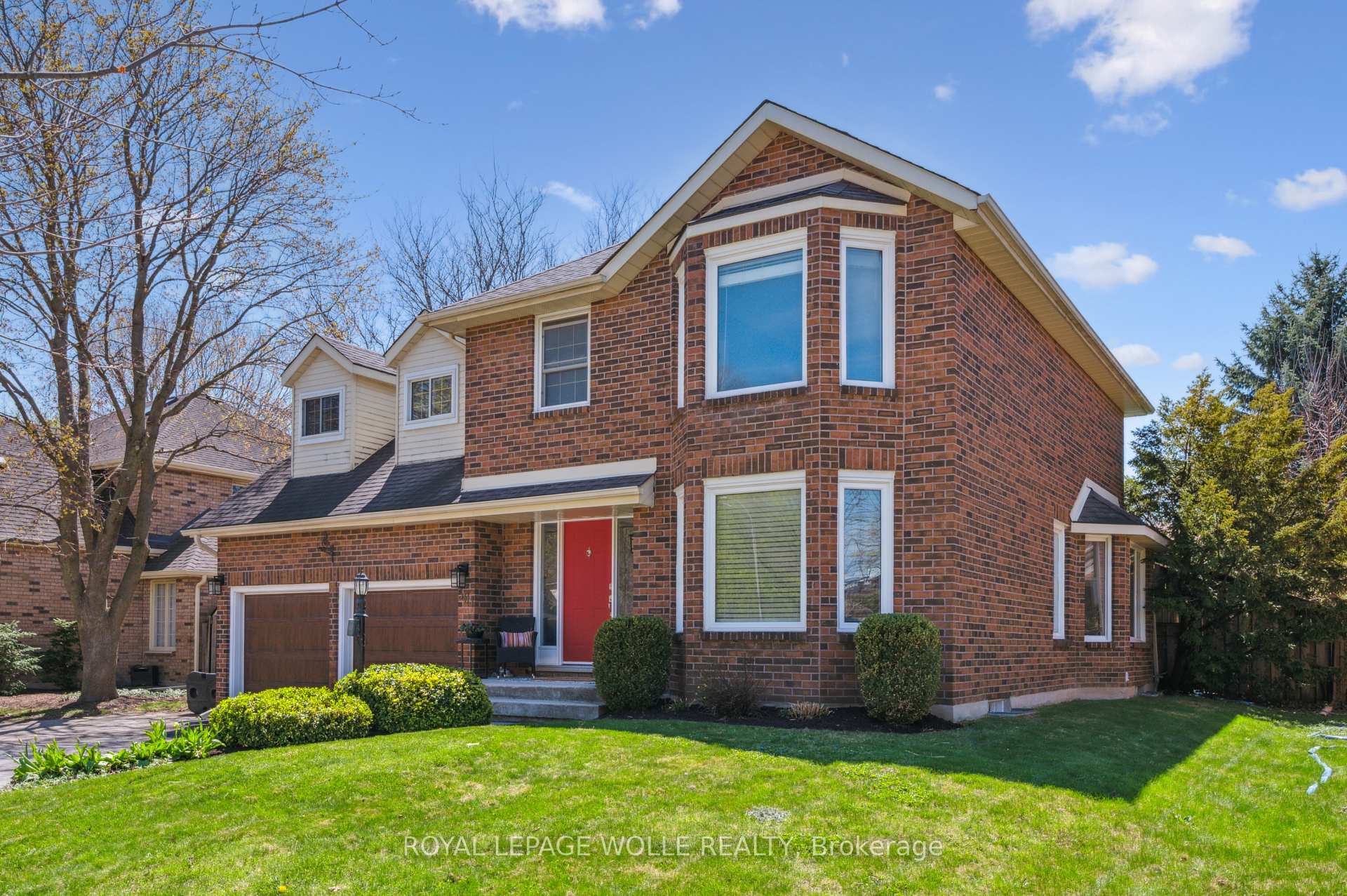 Photo 3 of 591 Deer Run Drive, Waterloo — HOMEH