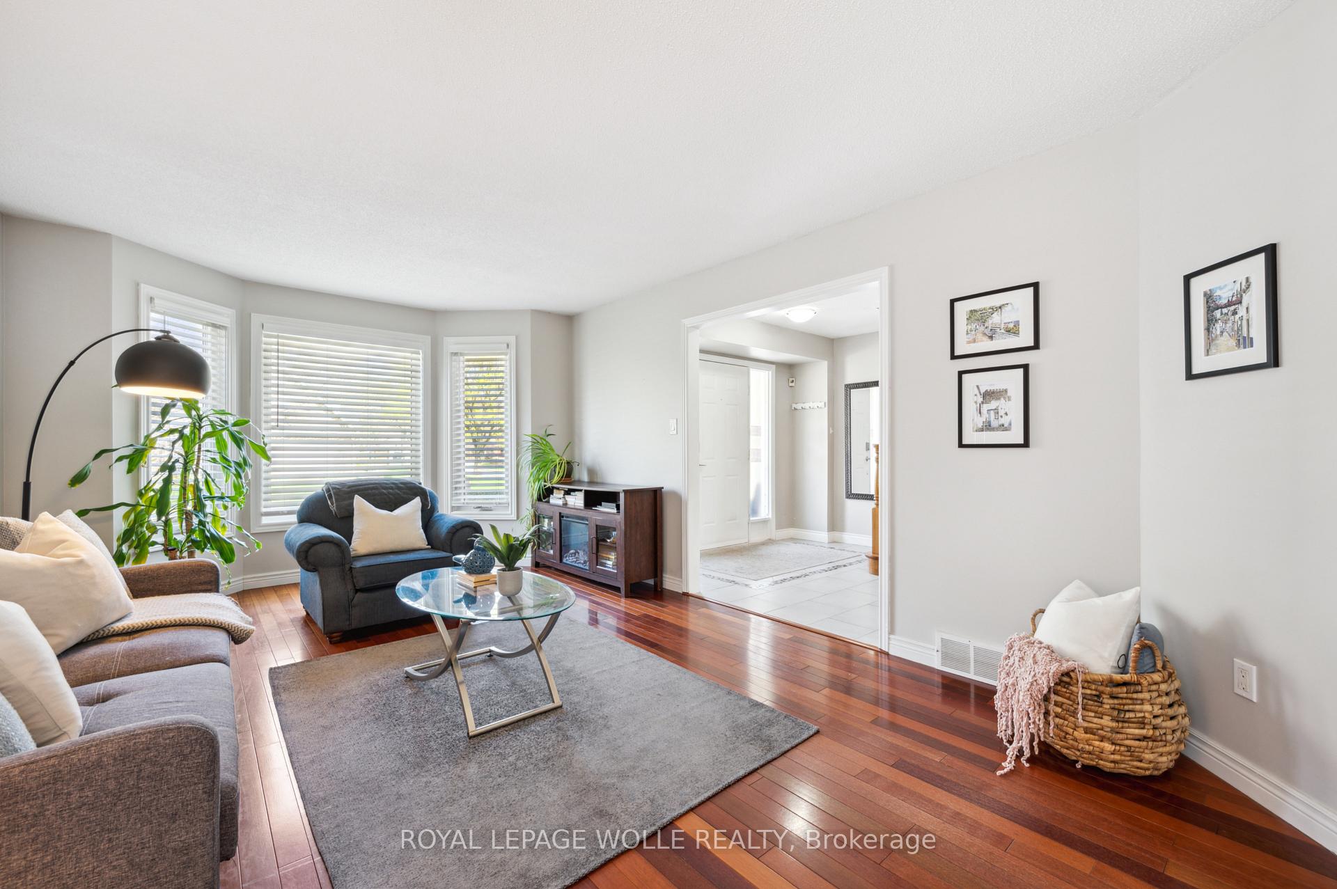 Photo 7 of 591 Deer Run Drive, Waterloo — HOMEH
