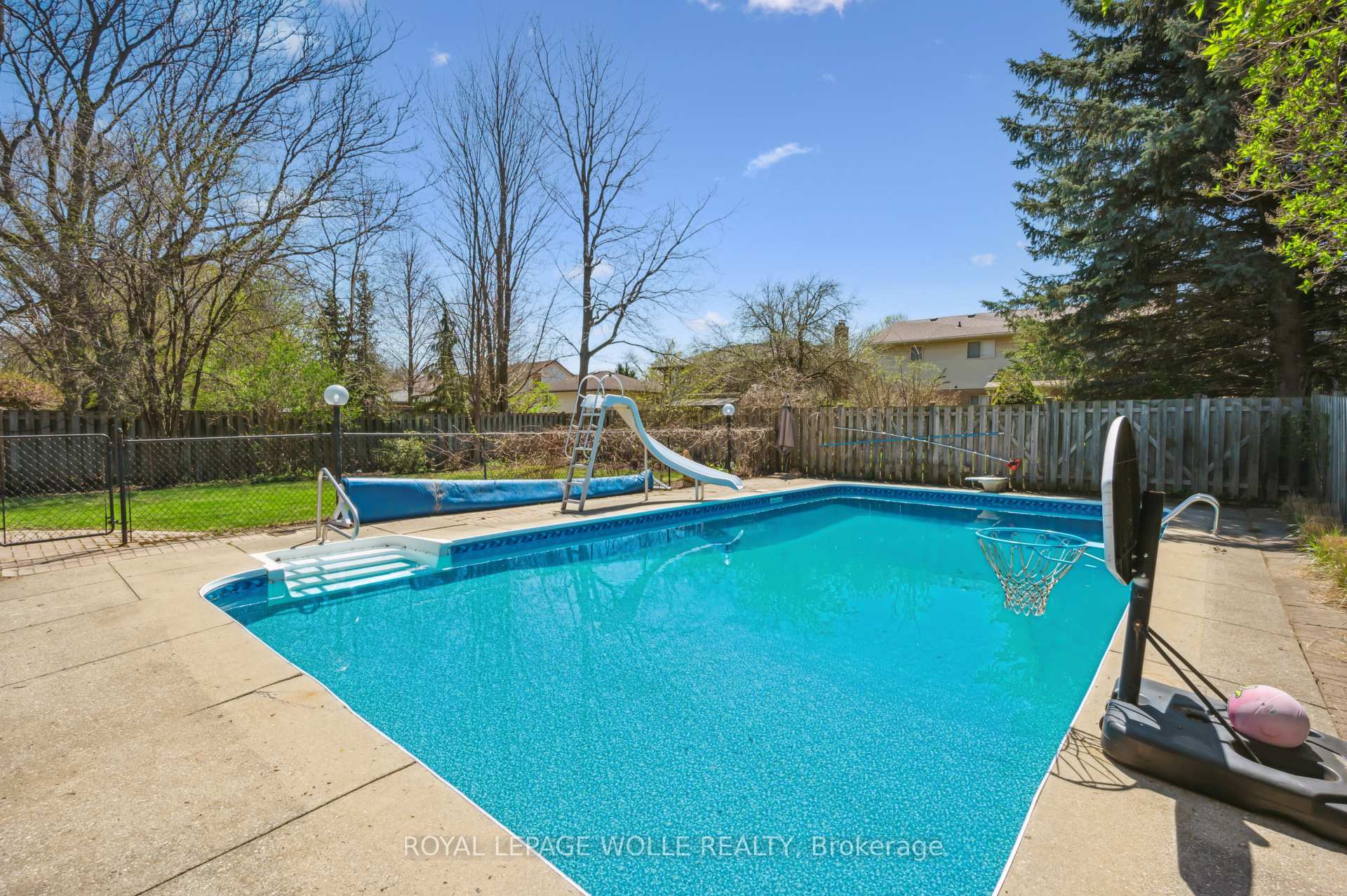 Photo 42 of 591 Deer Run Drive, Waterloo — HOMEH