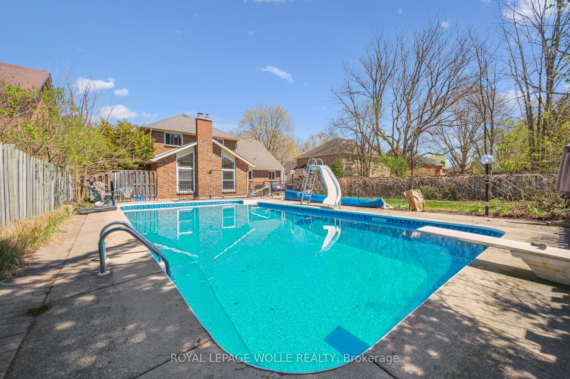 Photo 43 of 591 Deer Run Drive, Waterloo — HOMEH