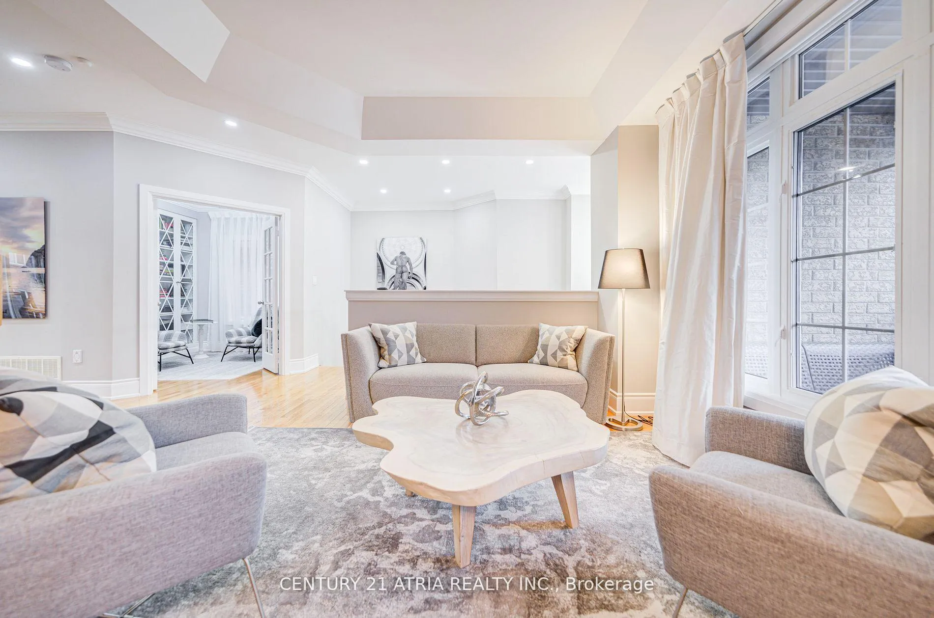 Photo 7 of 21 Haven Road, Vaughan, Patterson — HOMEH