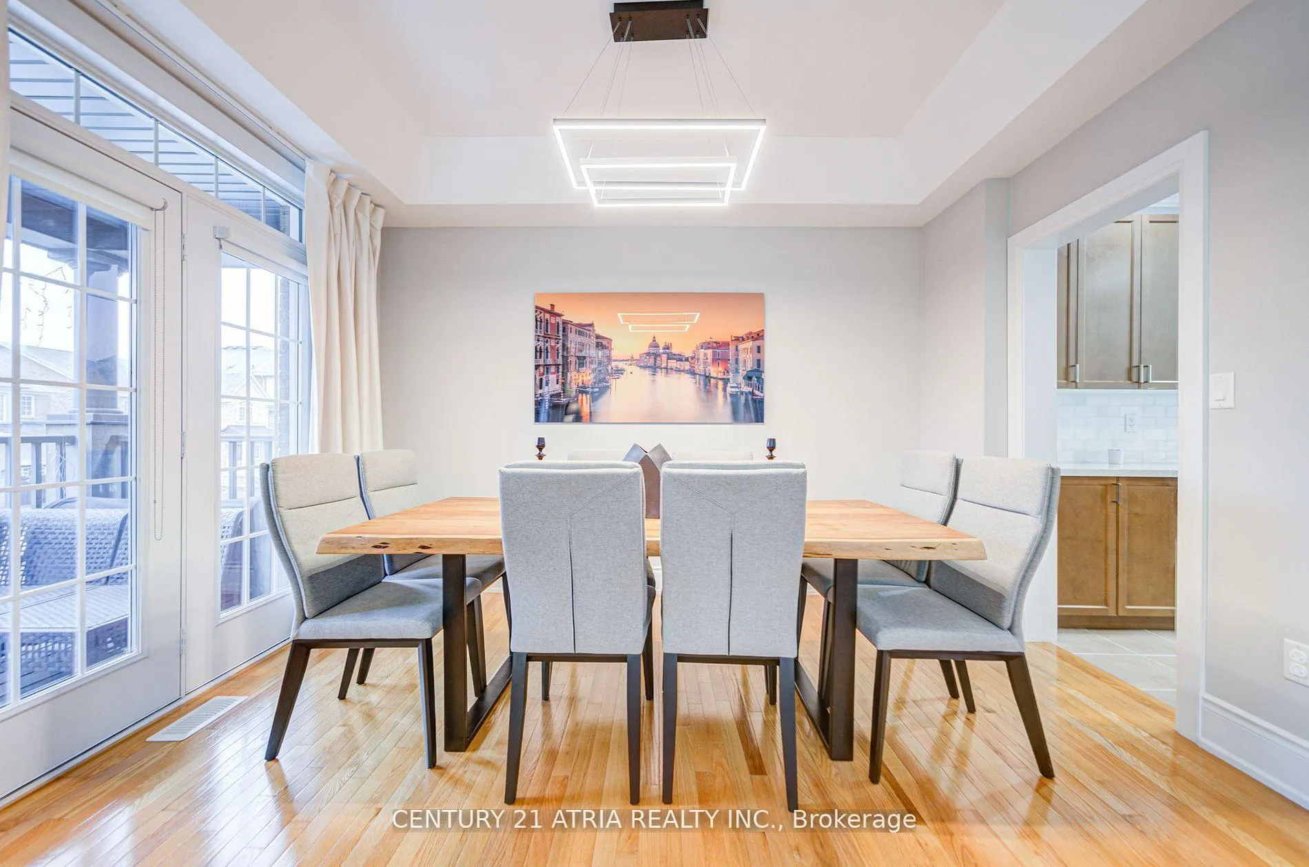 Photo 9 of 21 Haven Road, Vaughan, Patterson — HOMEH