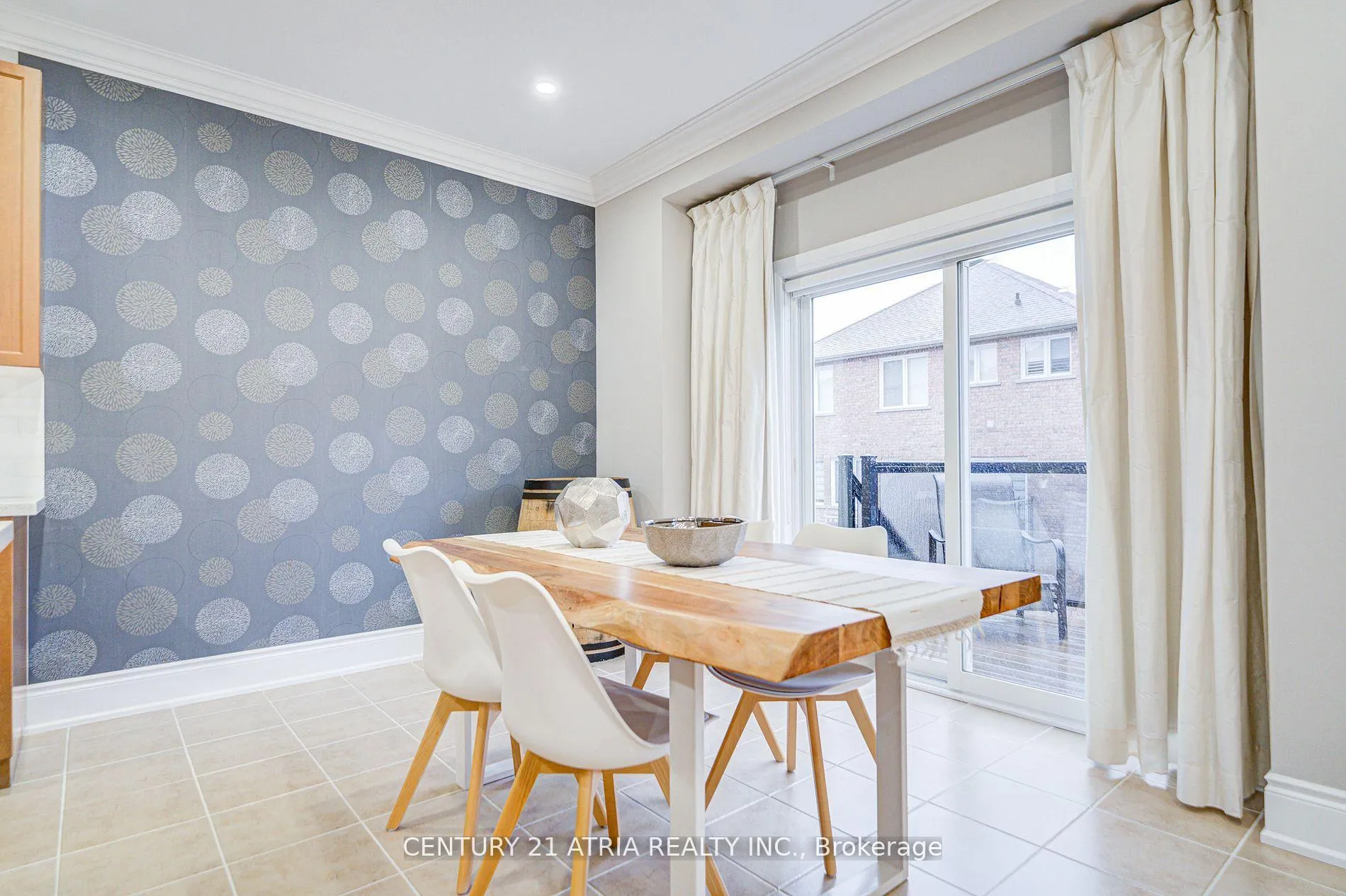 Photo 16 of 21 Haven Road, Vaughan, Patterson — HOMEH