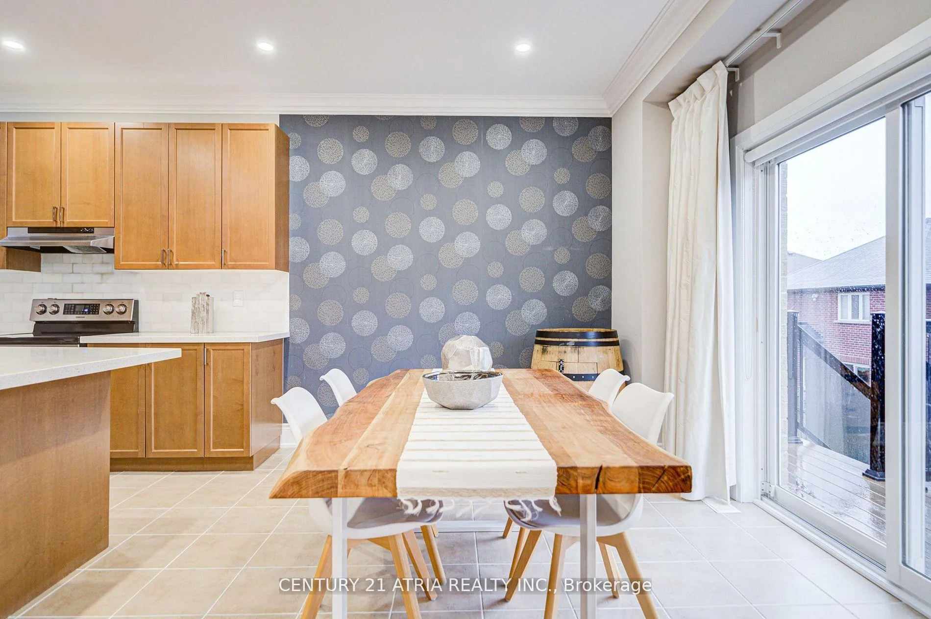 Photo 17 of 21 Haven Road, Vaughan, Patterson — HOMEH