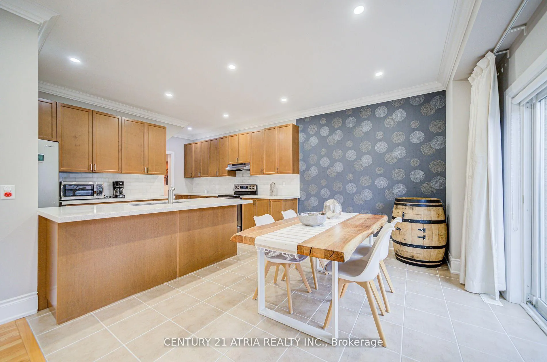 Photo 18 of 21 Haven Road, Vaughan, Patterson — HOMEH